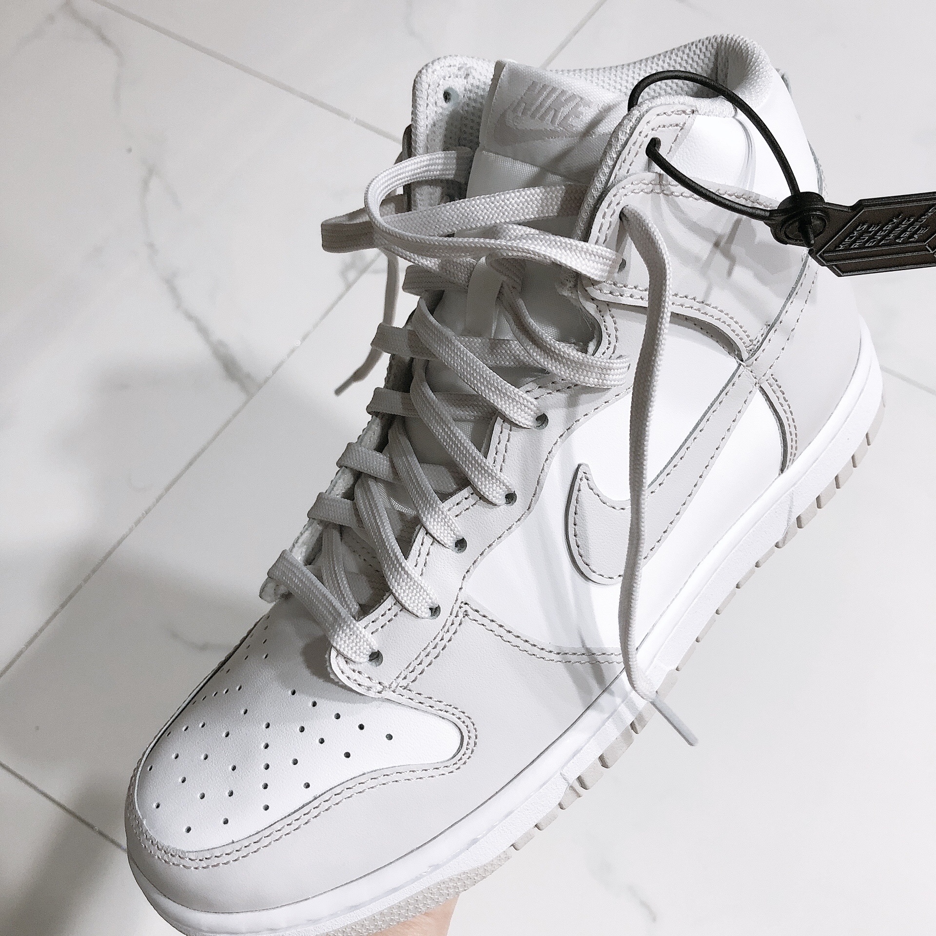 Nike Dunk High Retro Vast Grey 착용 스타일 - 1
