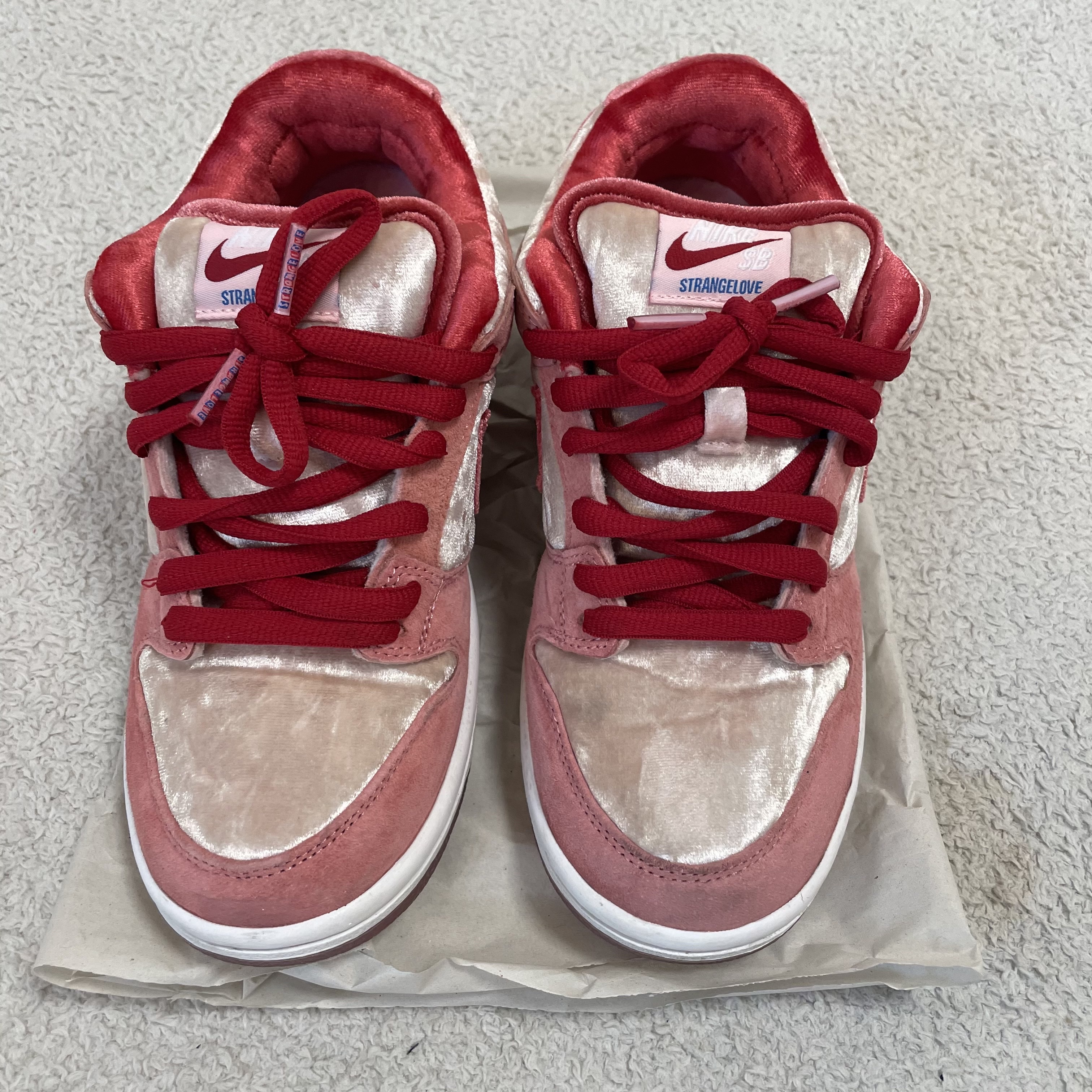 Nike x StrangeLove SB Dunk Low Pink (Regular Box) 착용 스타일