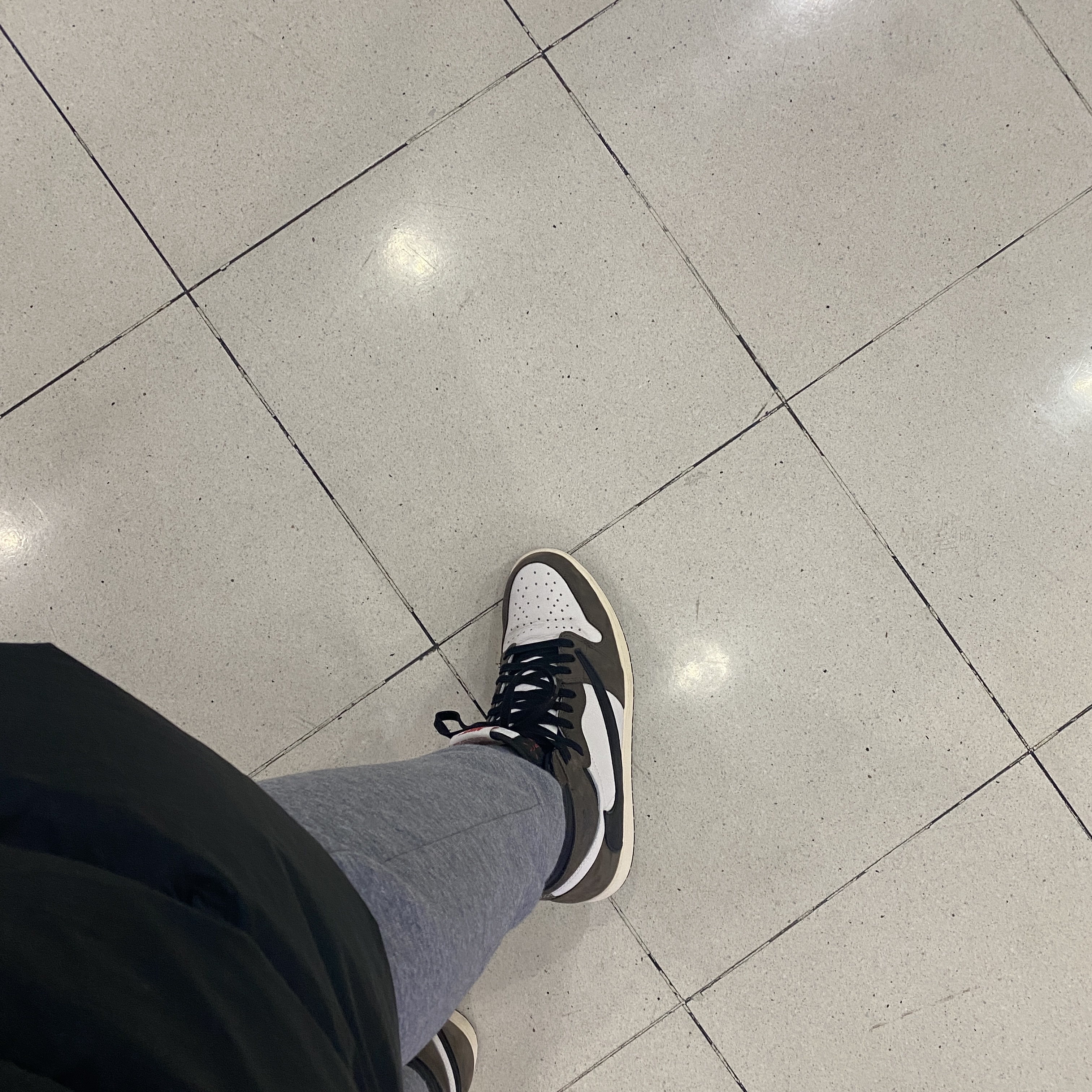 Jordan 1 x Travis Scott Retro High OG SP Mocha 착용 스타일