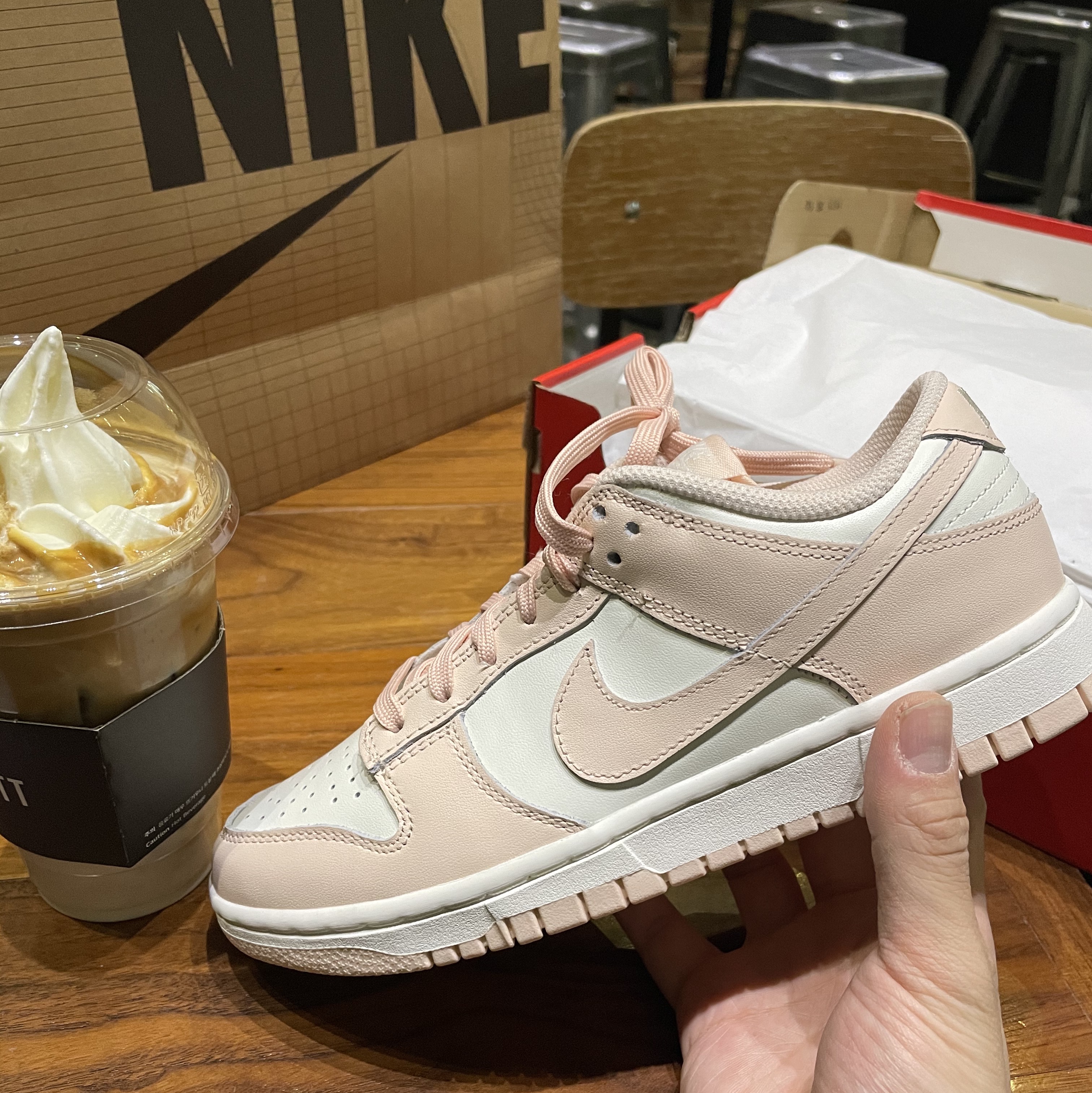 (W) Nike Dunk Low Orange Pearl 착용 스타일