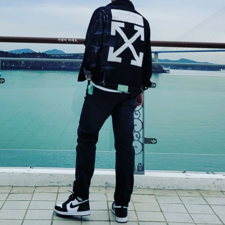 Jordan 1 Retro High OG Black White 2014 착용 스타일 - 1