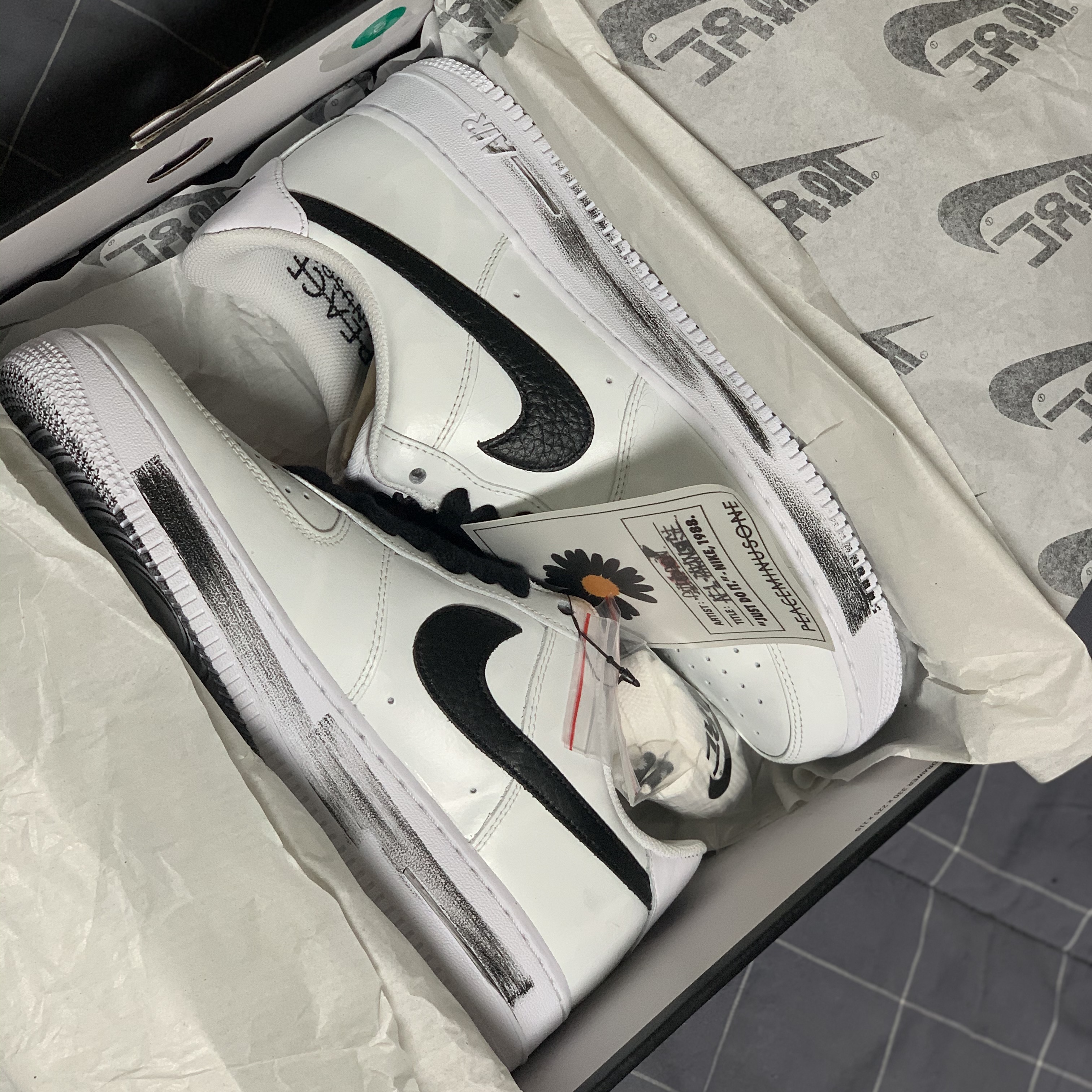 Nike x Peaceminusone Air Force 1 Low Para-Noise 2.0 착용 스타일