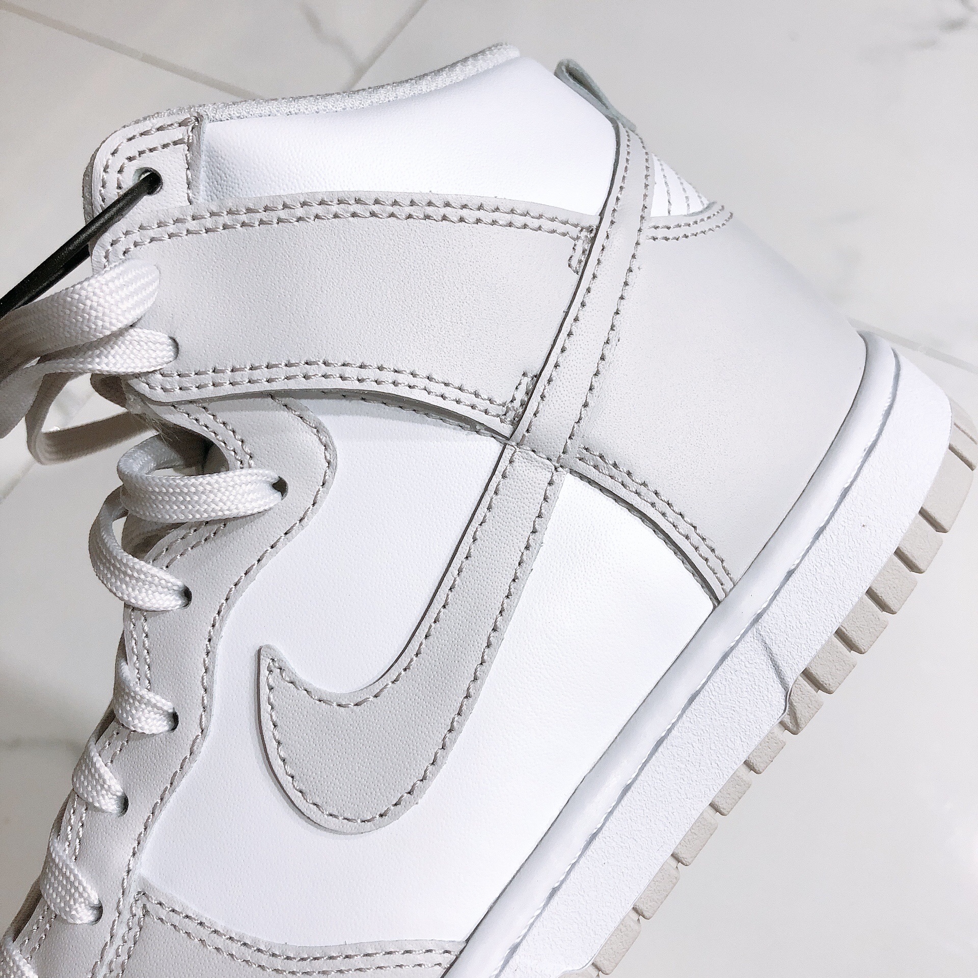 Nike Dunk High Retro Vast Grey 착용 스타일 - 4