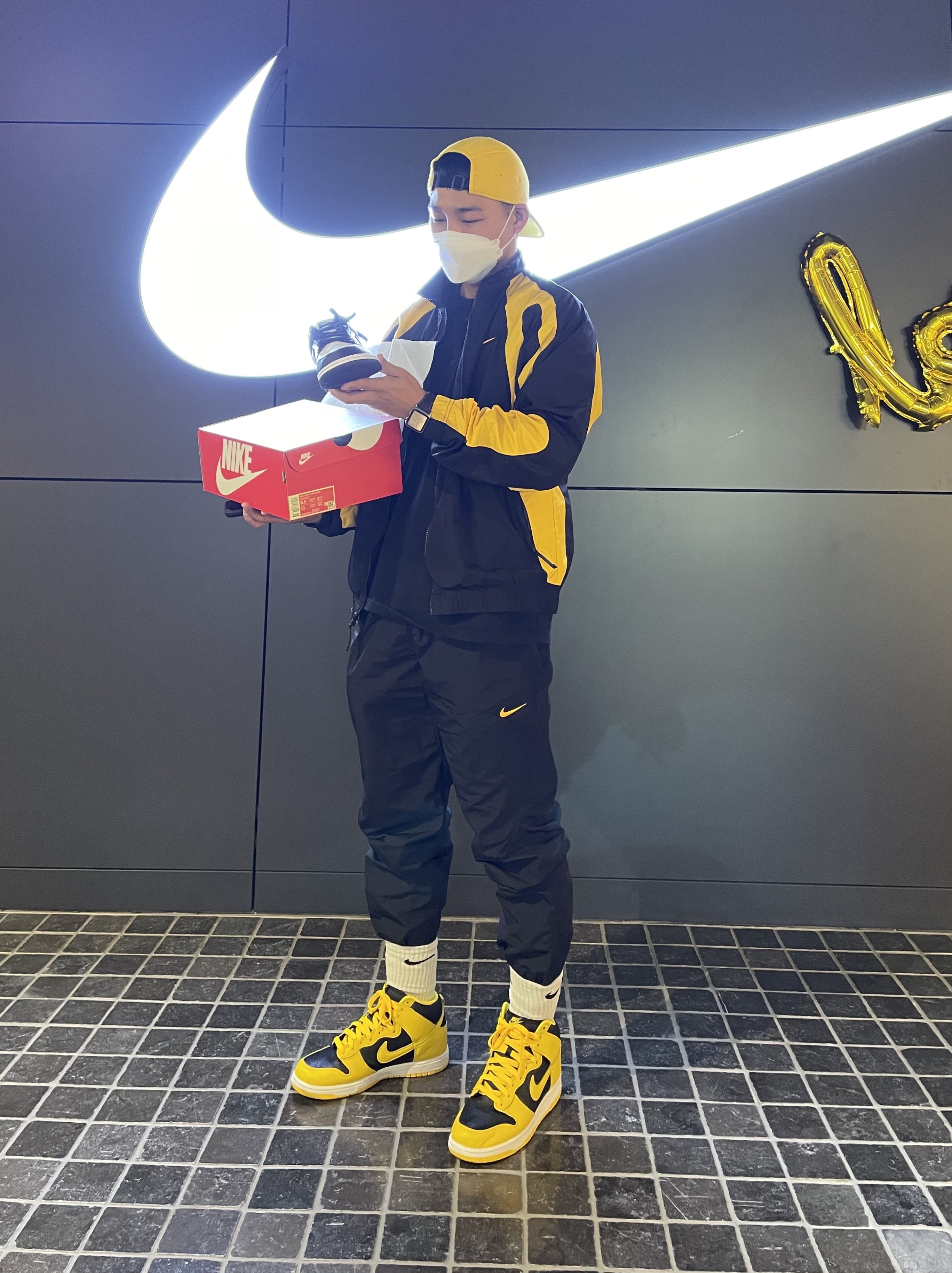 Nike Dunk High SP Varsity Maize, Nike x Drake Nocta Essential Track Jacket - US/EU 착용 스타일