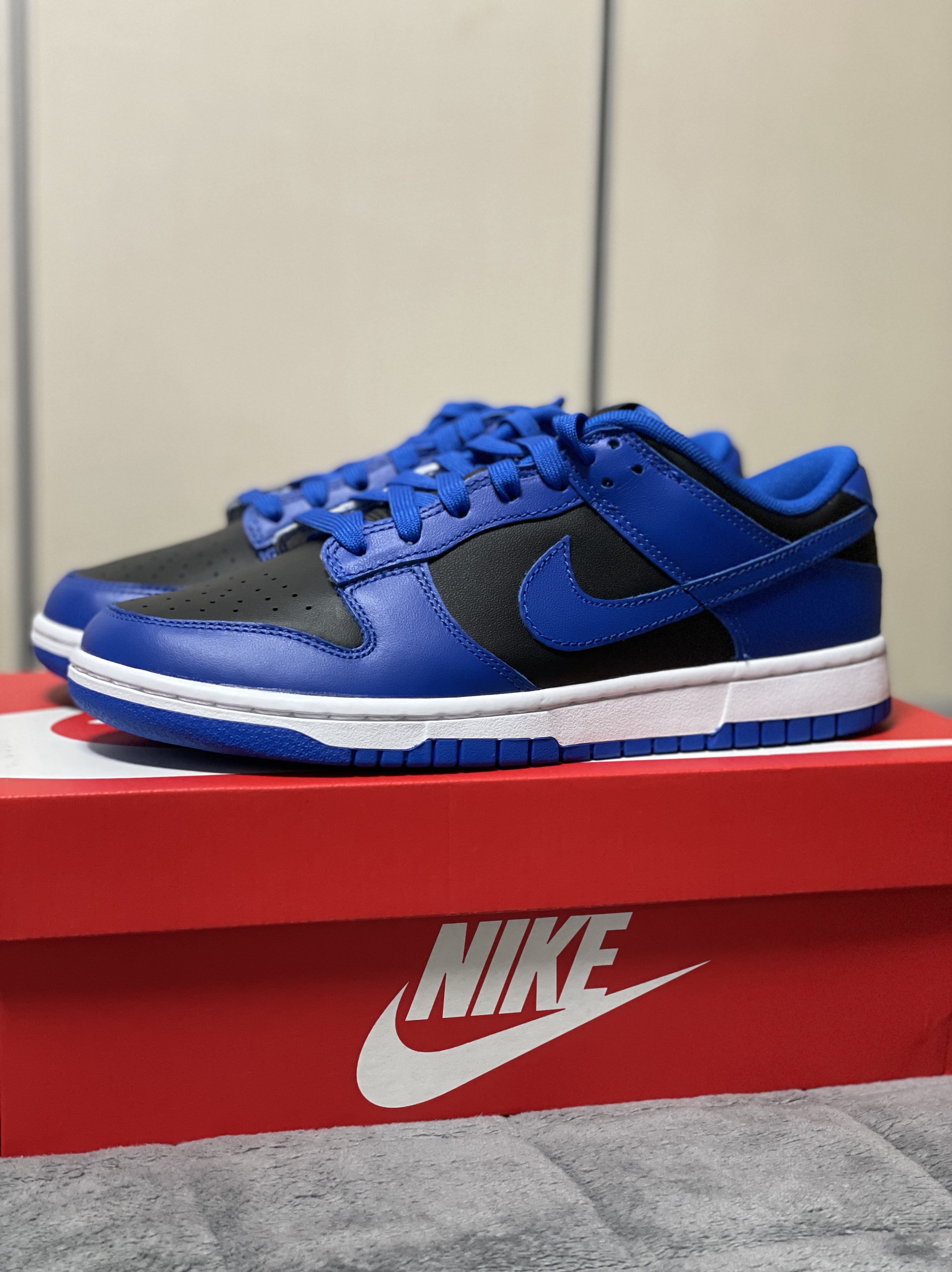 Nike Dunk Low Retro Hyper Cobalt 착용 스타일 - 1