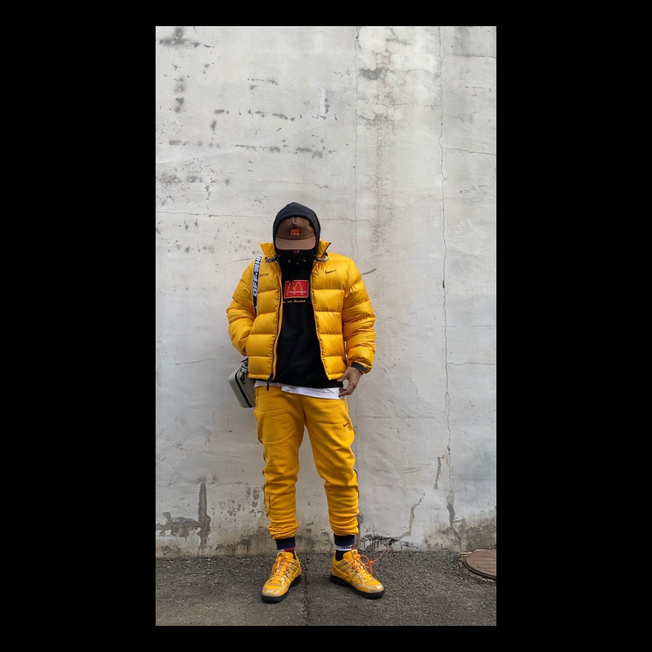 Nike x Drake Nocta Puffer Jacket University Gold - Asia, Off-White x Amore Pacific Protection Box (Without Cosmetics) 착용 스타일 - 2