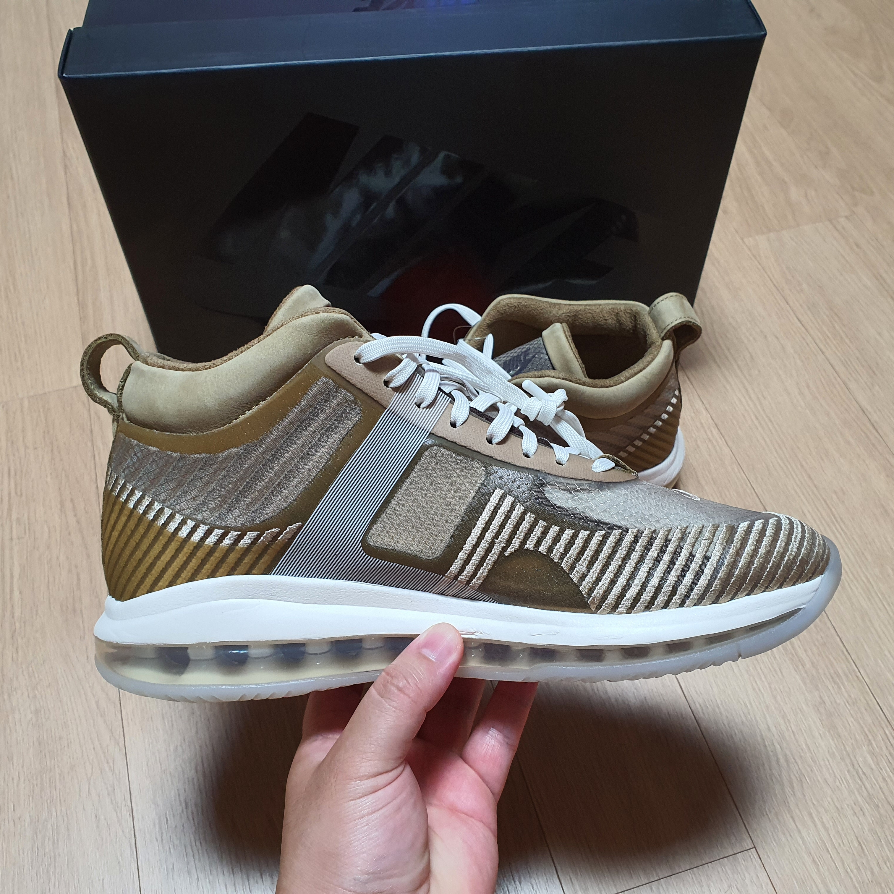 Nike x John Elliott LeBron QS Icon Parachute Beige 착용 스타일 - 3