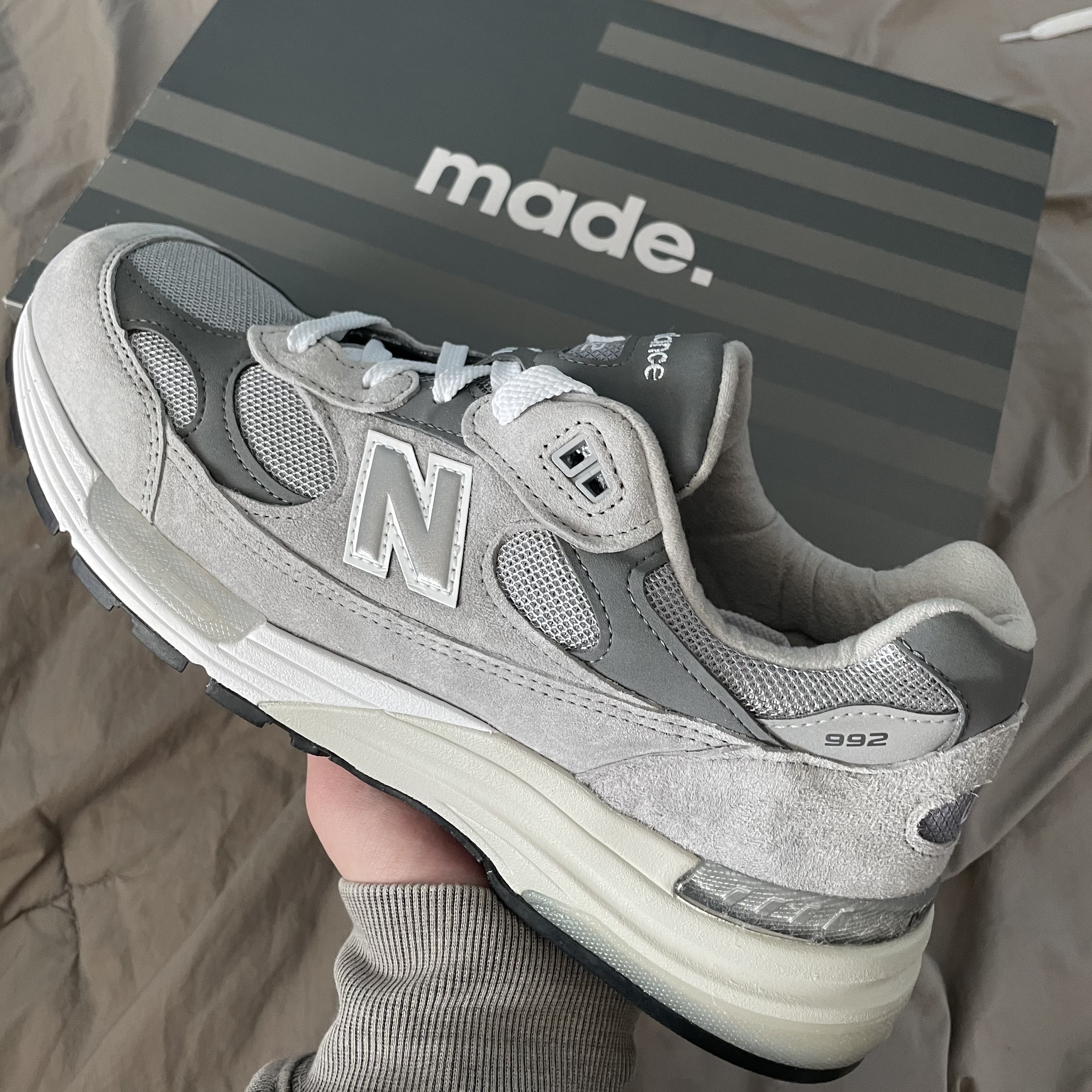 New Balance 992 Made in USA Grey - D Standard, Nike x Peaceminusone Air Force 1 Low Para-Noise 착용 스타일 - 1
