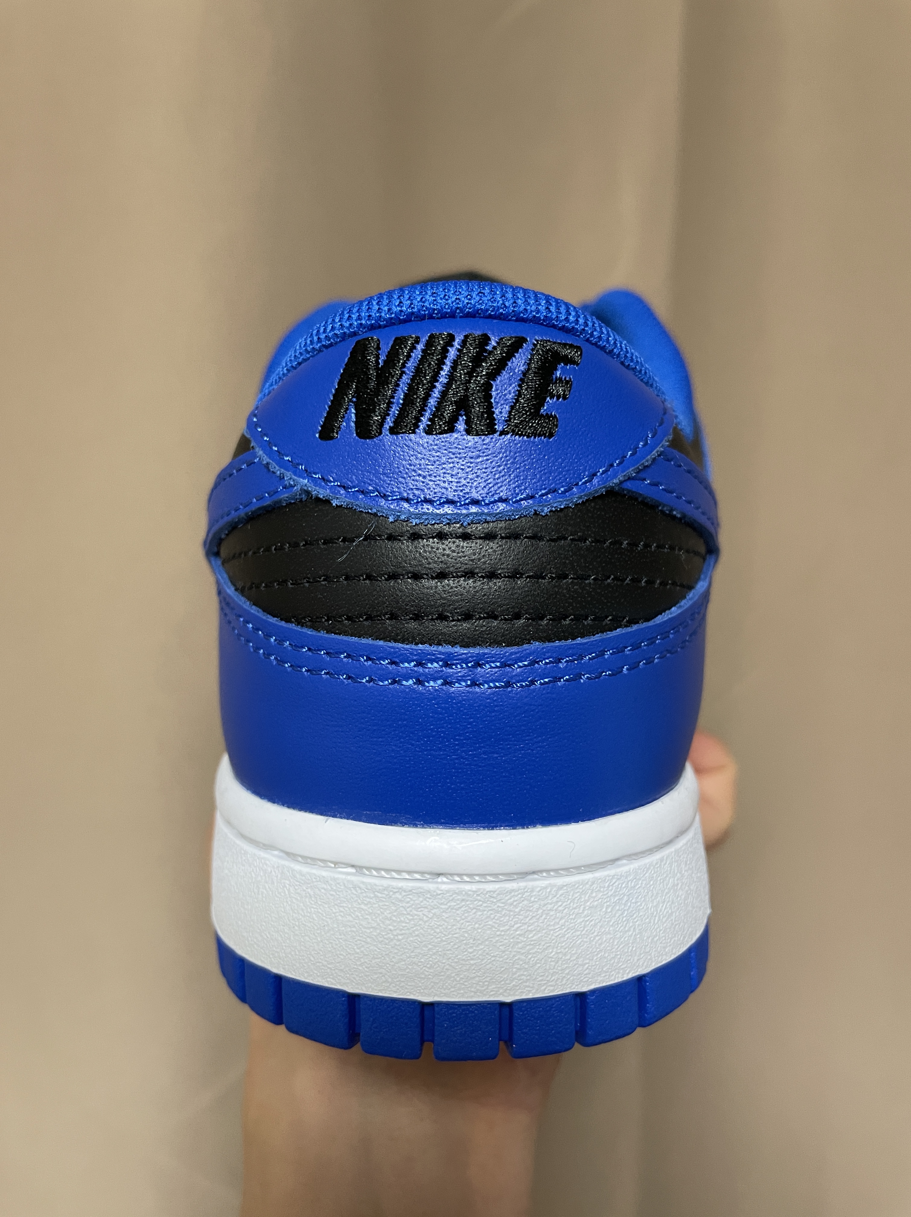 Nike Dunk Low Retro Hyper Cobalt 착용 스타일 - 3