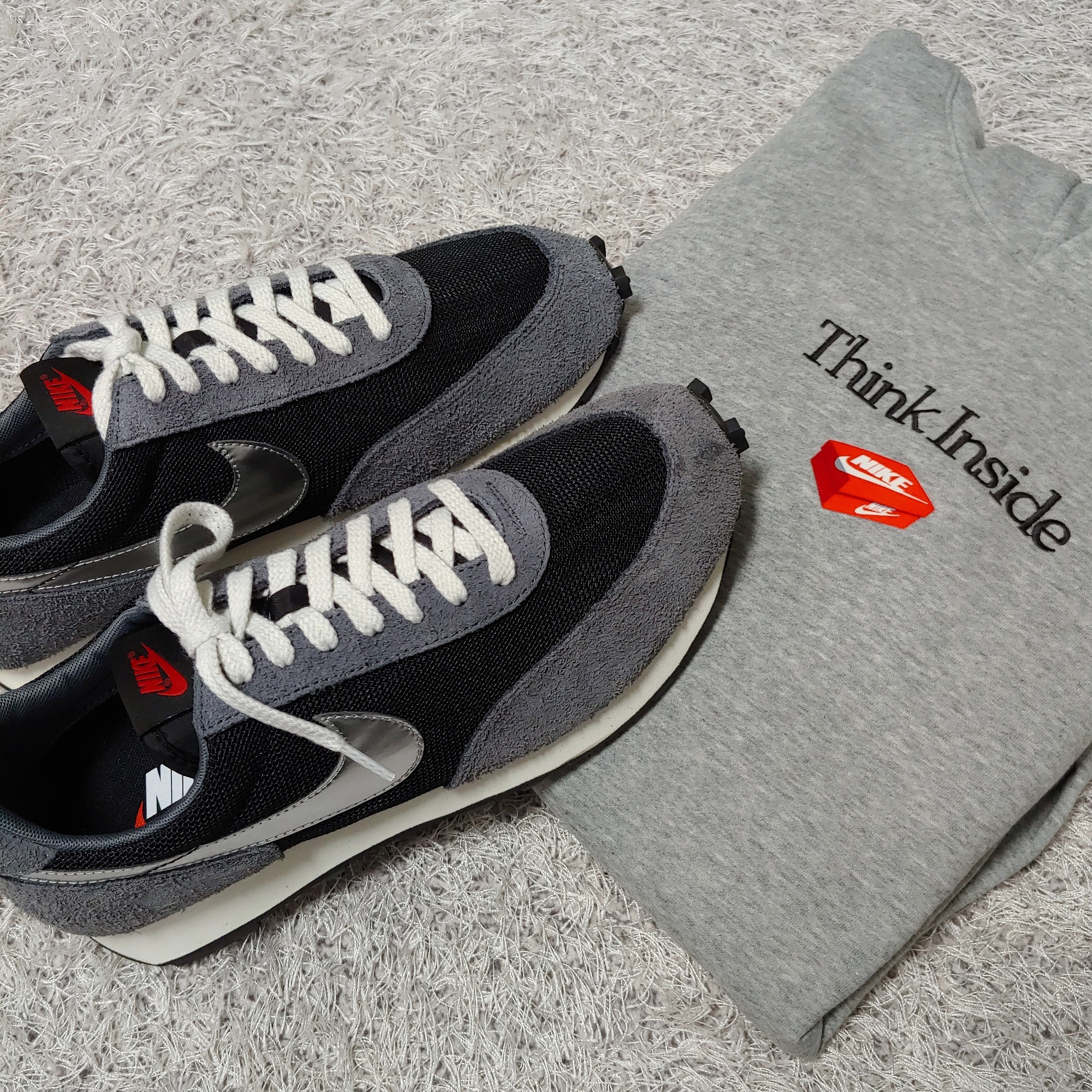 Nike Daybreak SP Black Metallic Silver 착용 스타일
