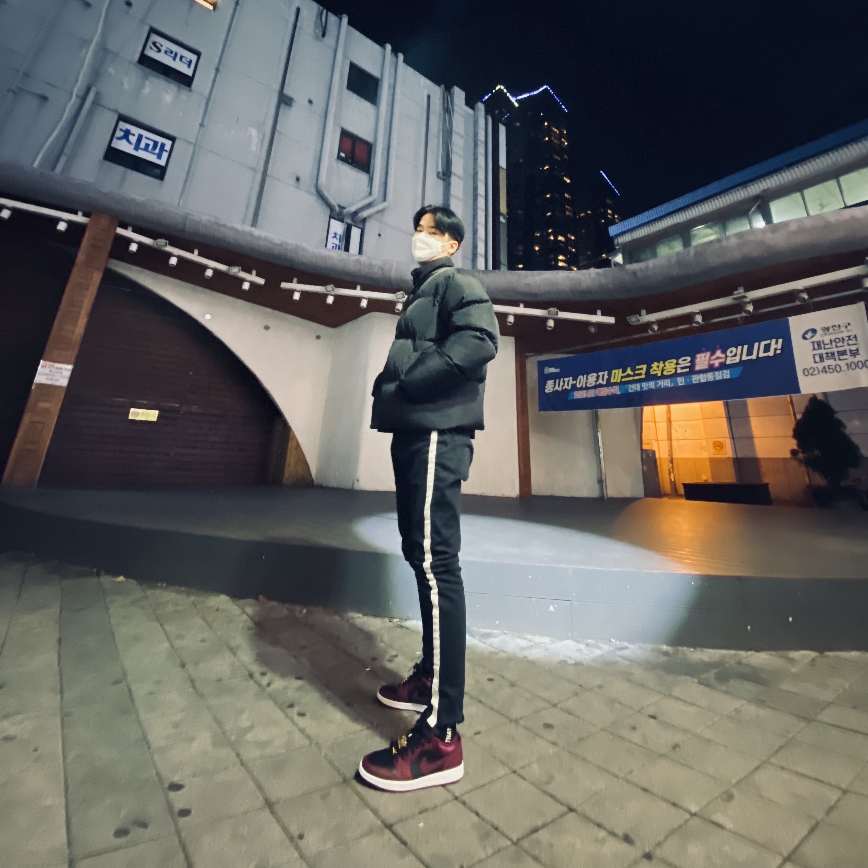 (W) Jordan 1 Low SE Dark Beetroot 착용 스타일