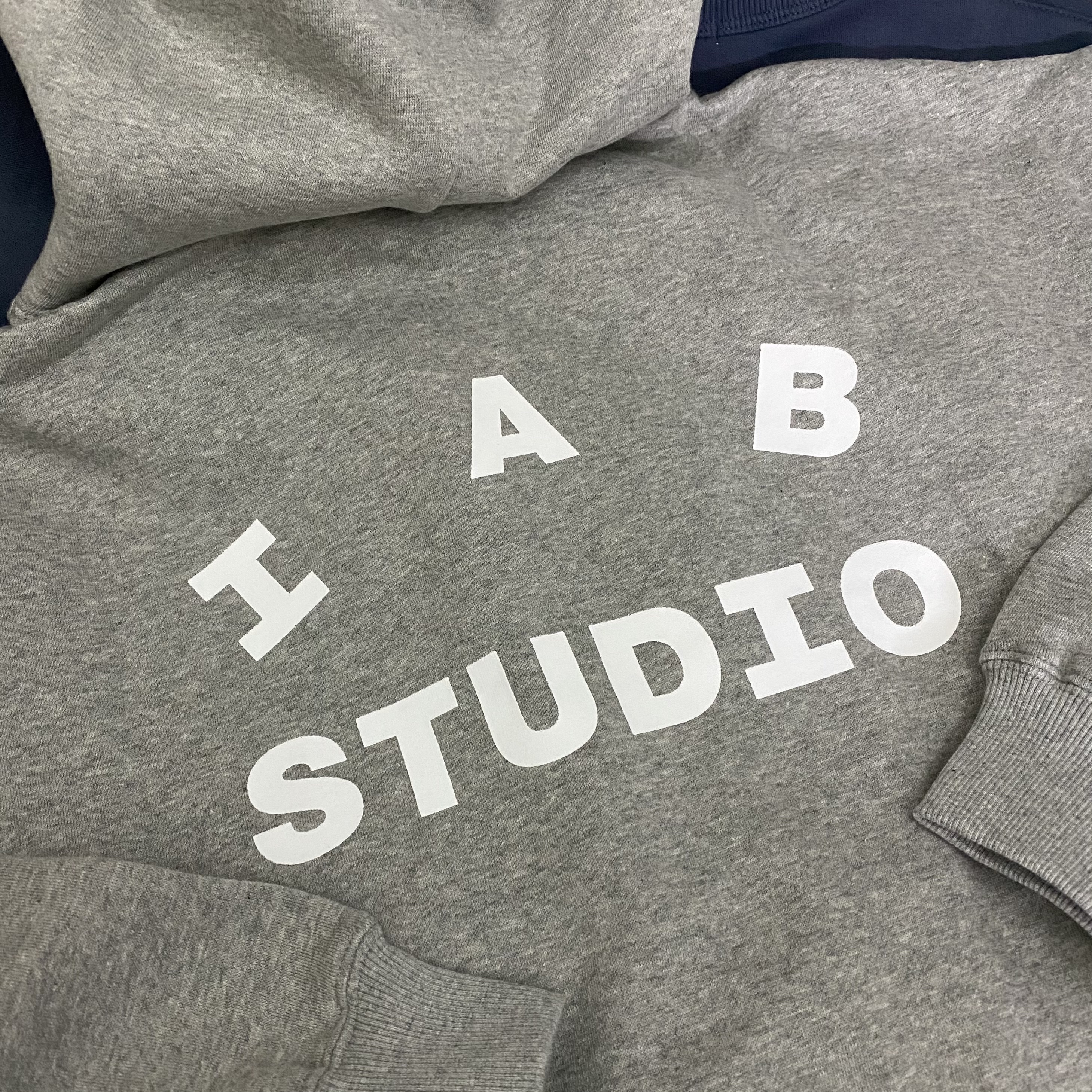 IAB Studio Hoodie Gray - 21SS 착용 스타일