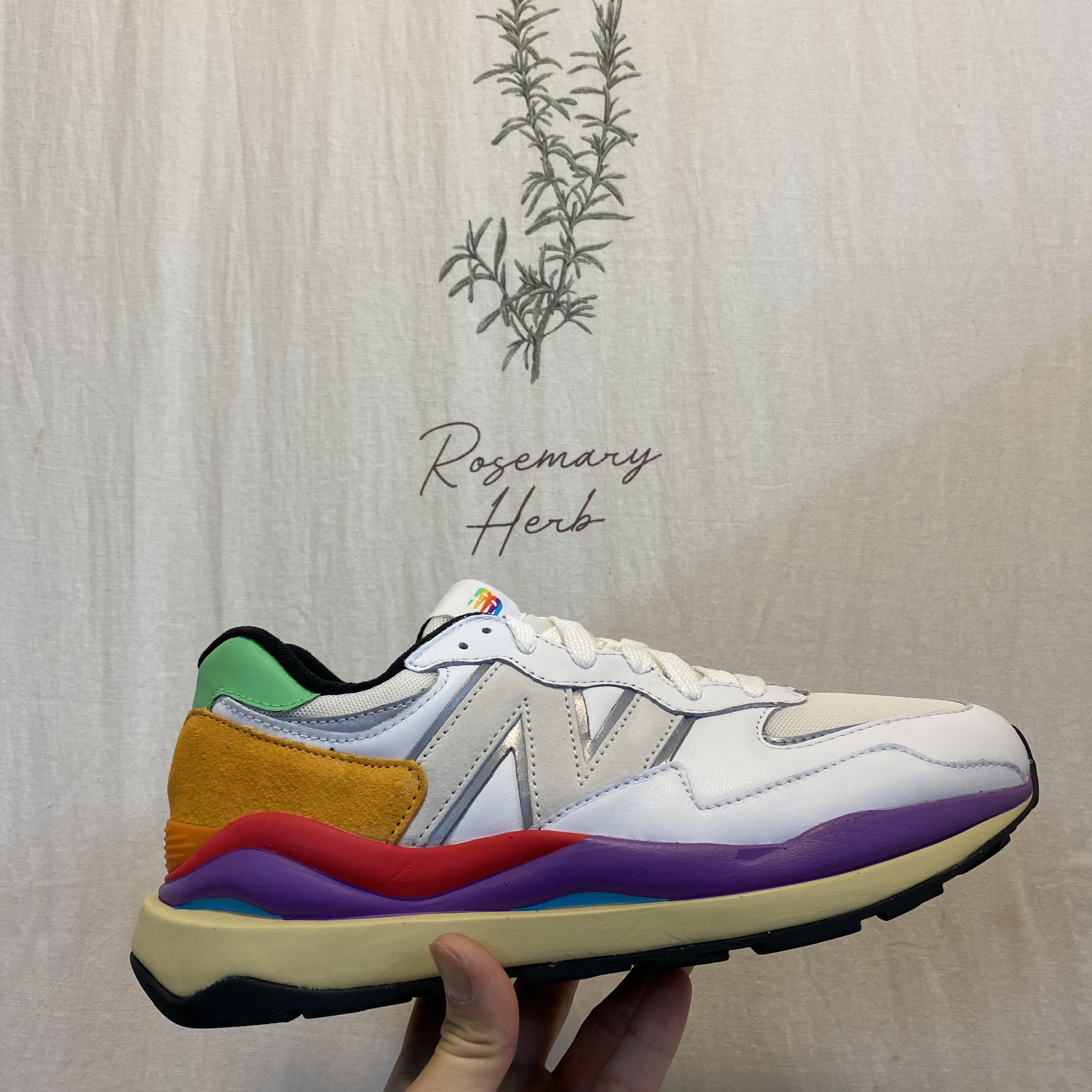 New Balance 5740 White Multicolor 착용 스타일 - 1