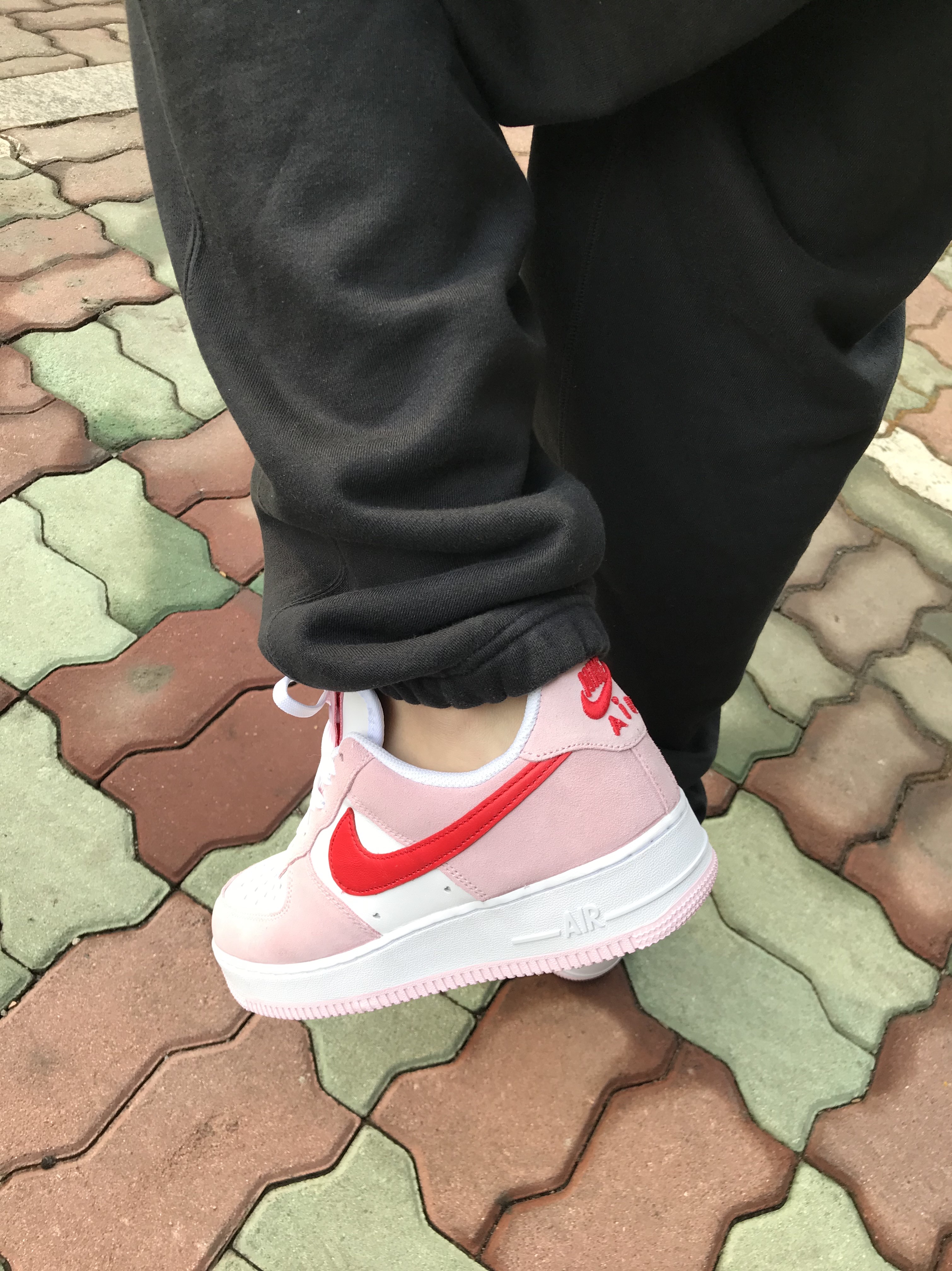 Nike Air Force 1 '07 QS Valentine's Day, Essentials Knit Hoodie Black - 20FW 착용 스타일 - 2