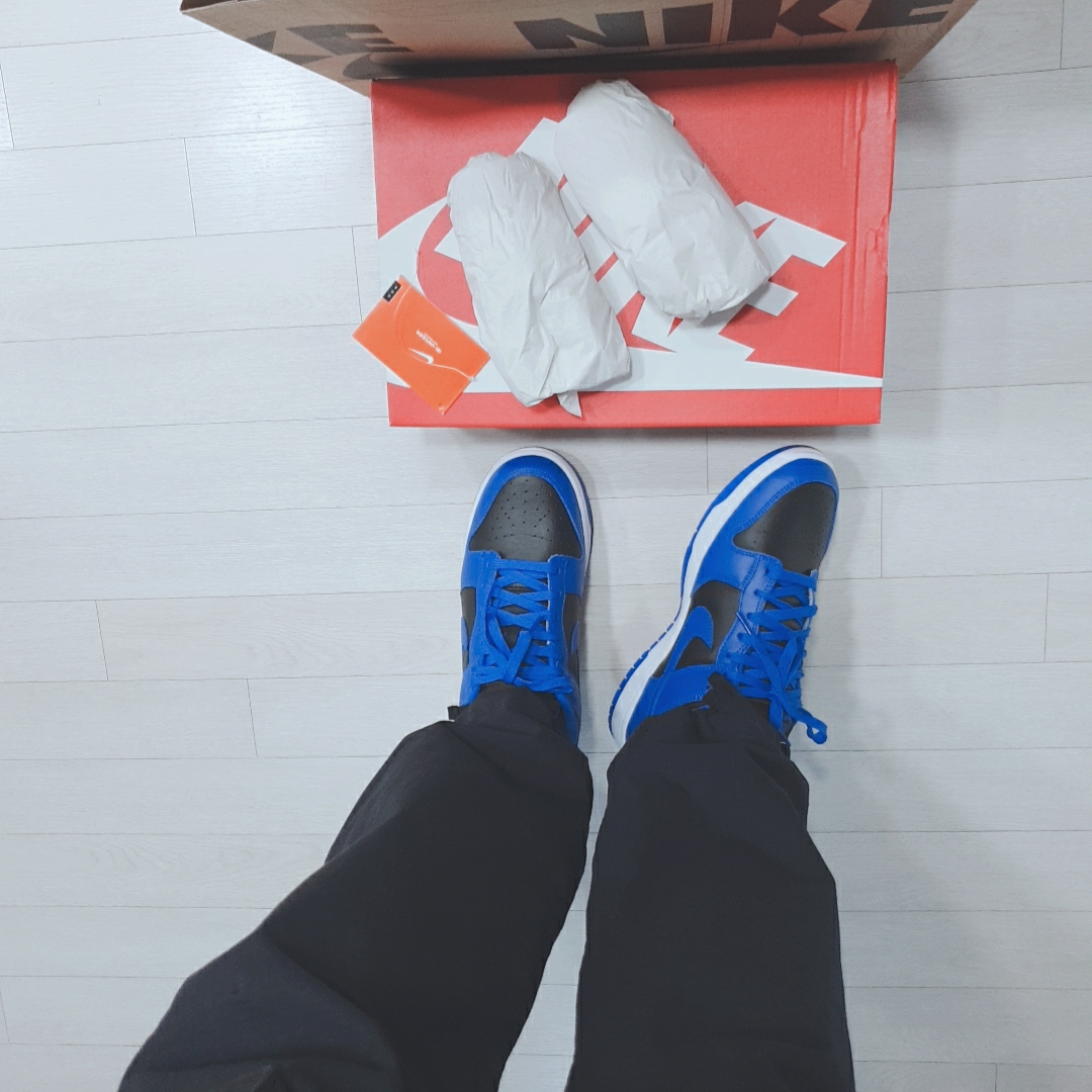 Nike Dunk Low Retro Hyper Cobalt 착용 스타일