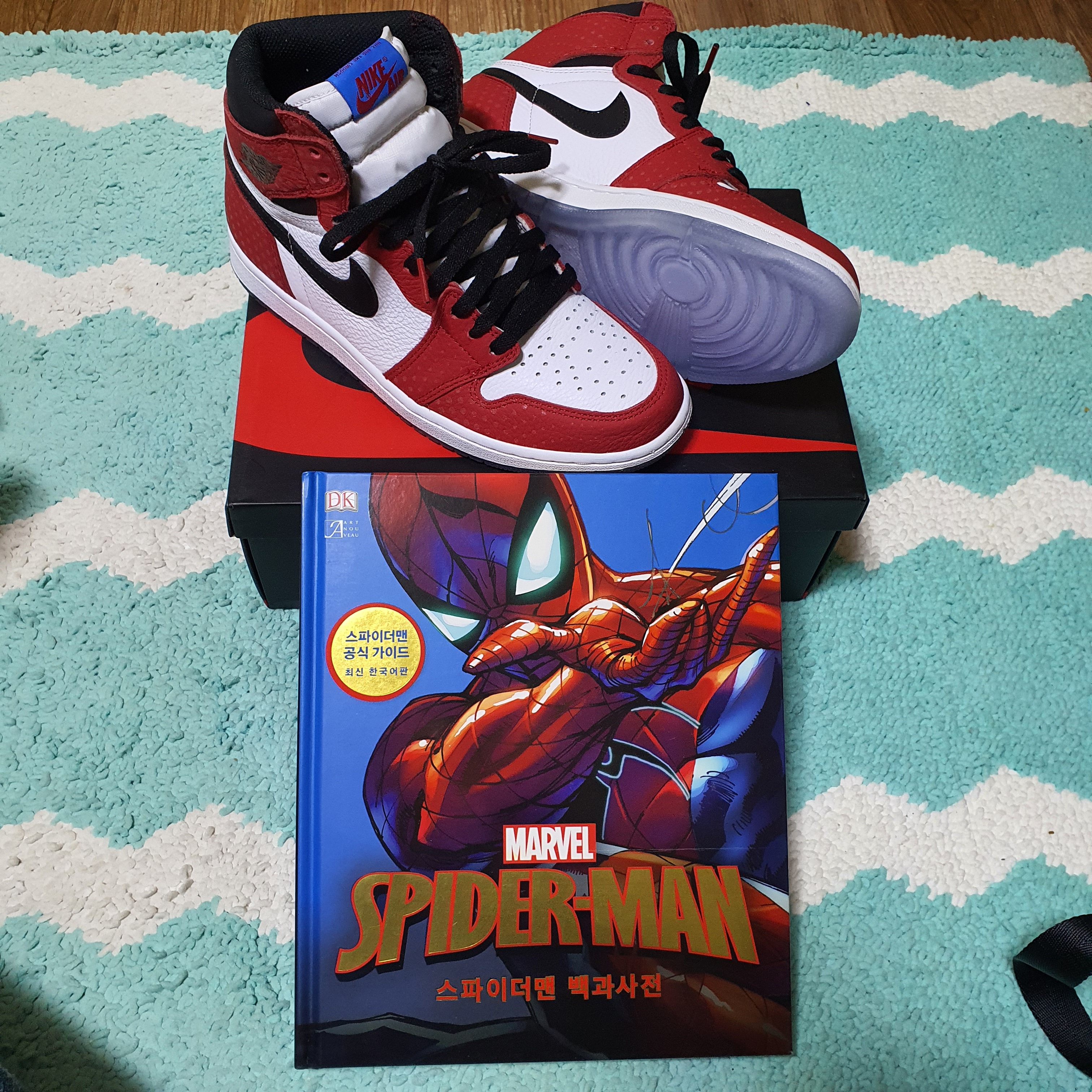 Jordan 1 Retro High Spider-Man Origin Story 착용 스타일 - 3
