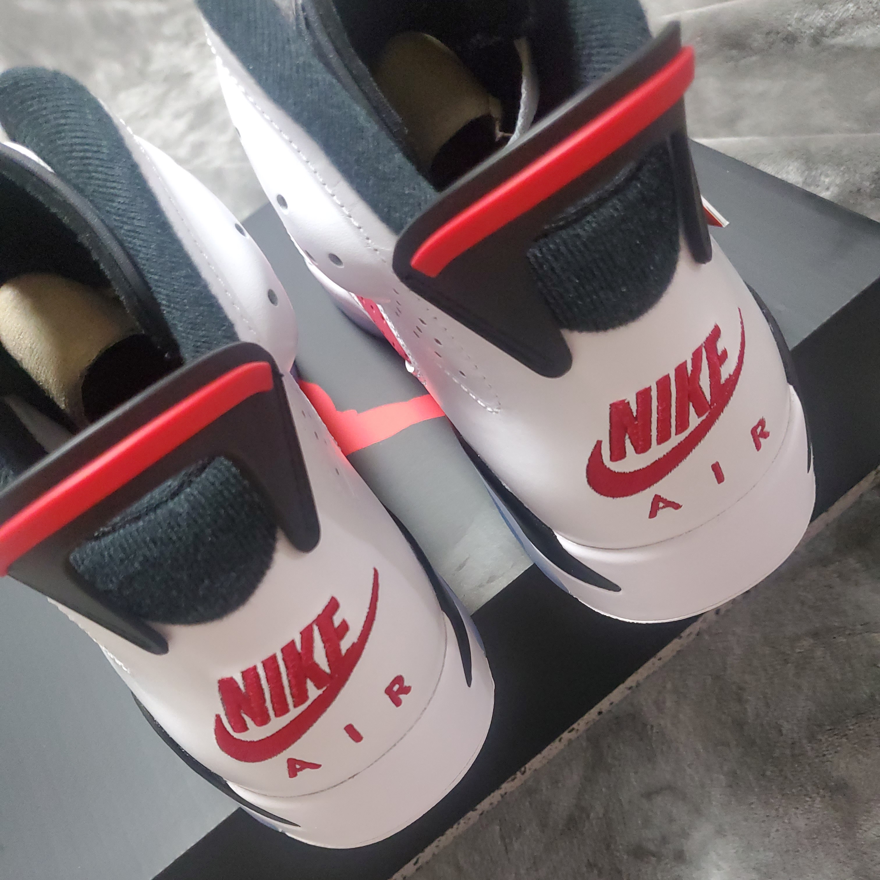 Jordan 6 Retro Carmine 2021 착용 스타일 - 5