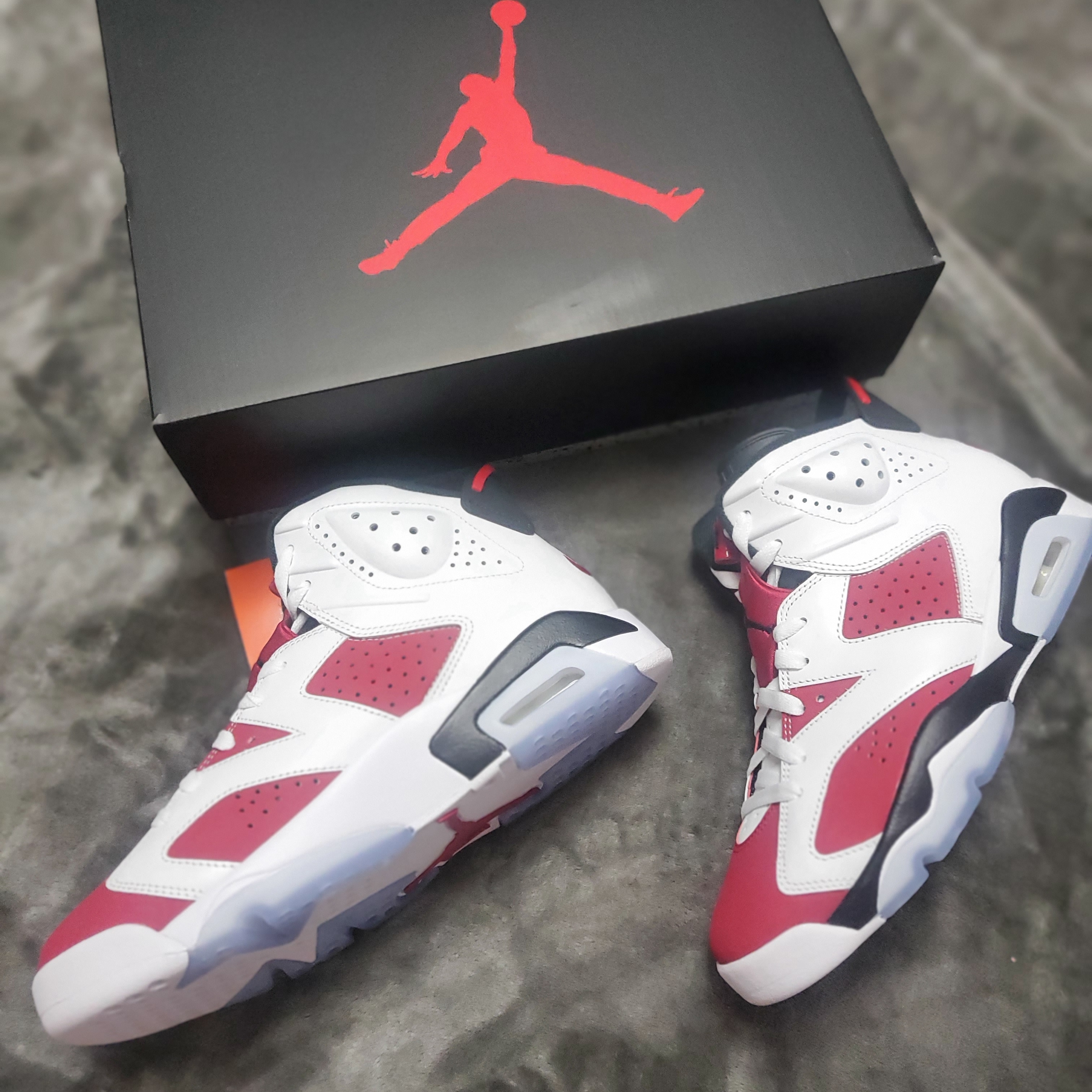 Jordan 6 Retro Carmine 2021 착용 스타일 - 3