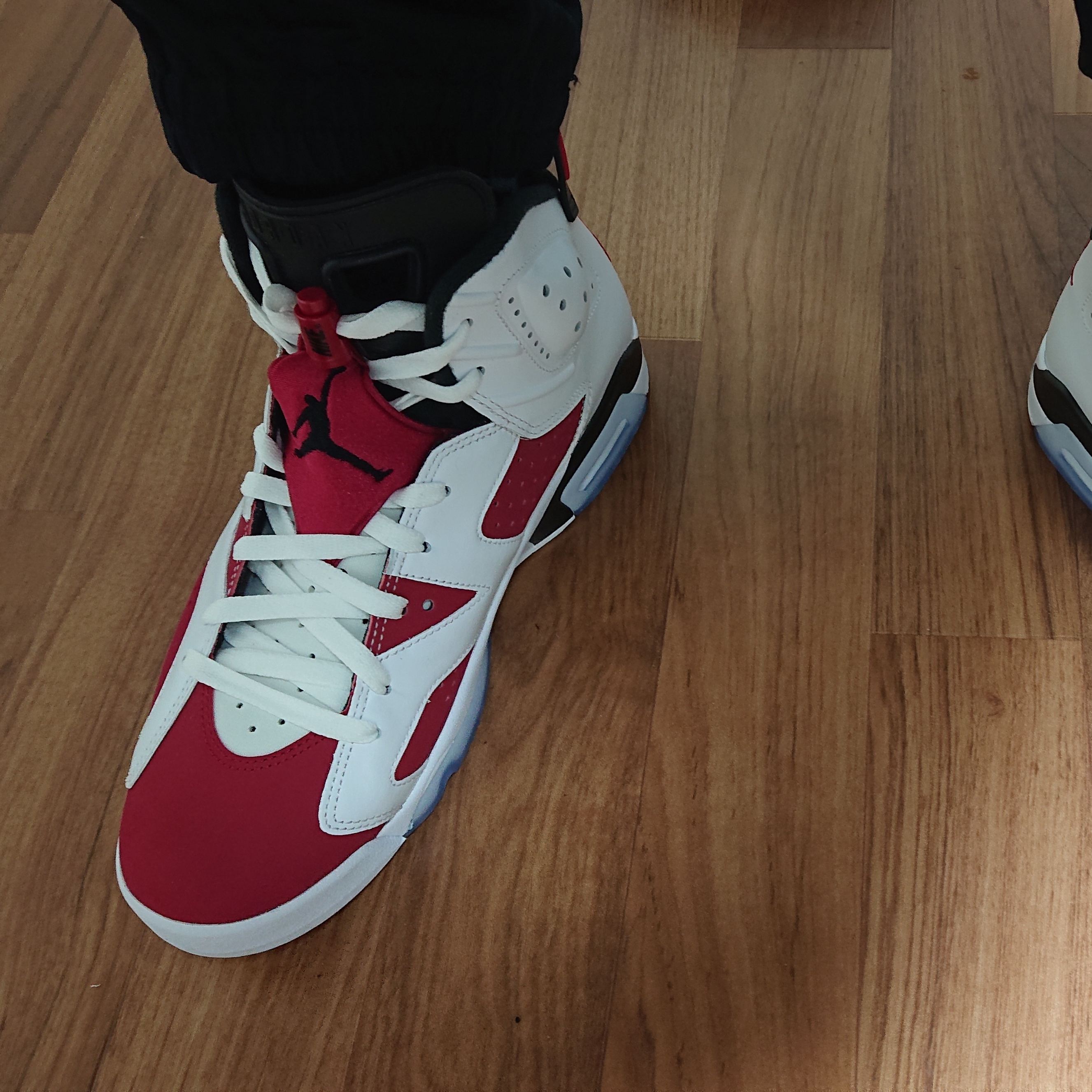 Jordan 6 Retro Carmine 2021 착용 스타일 - 2