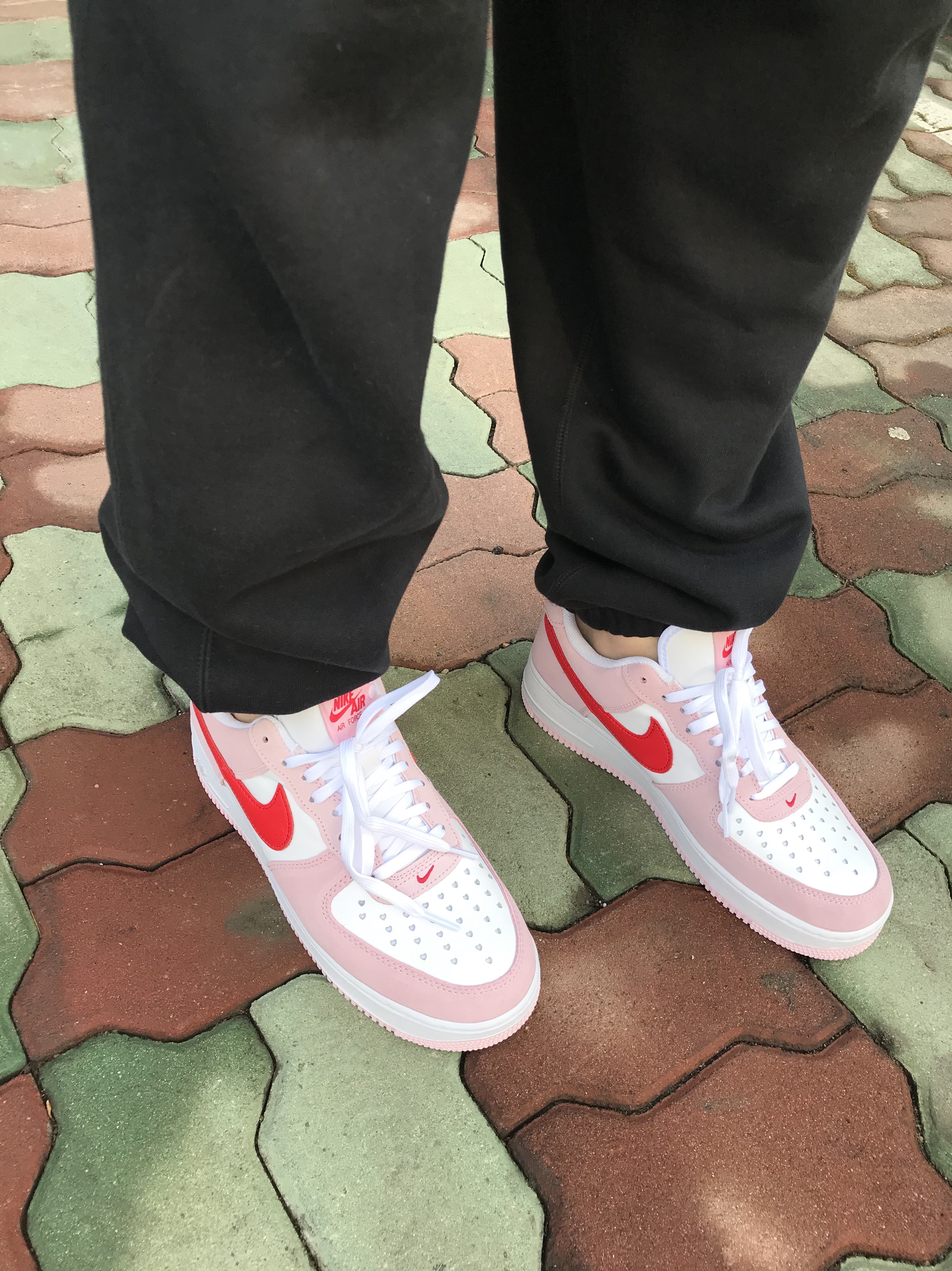 Nike Air Force 1 '07 QS Valentine's Day, Essentials Knit Hoodie Black - 20FW 착용 스타일 - 3