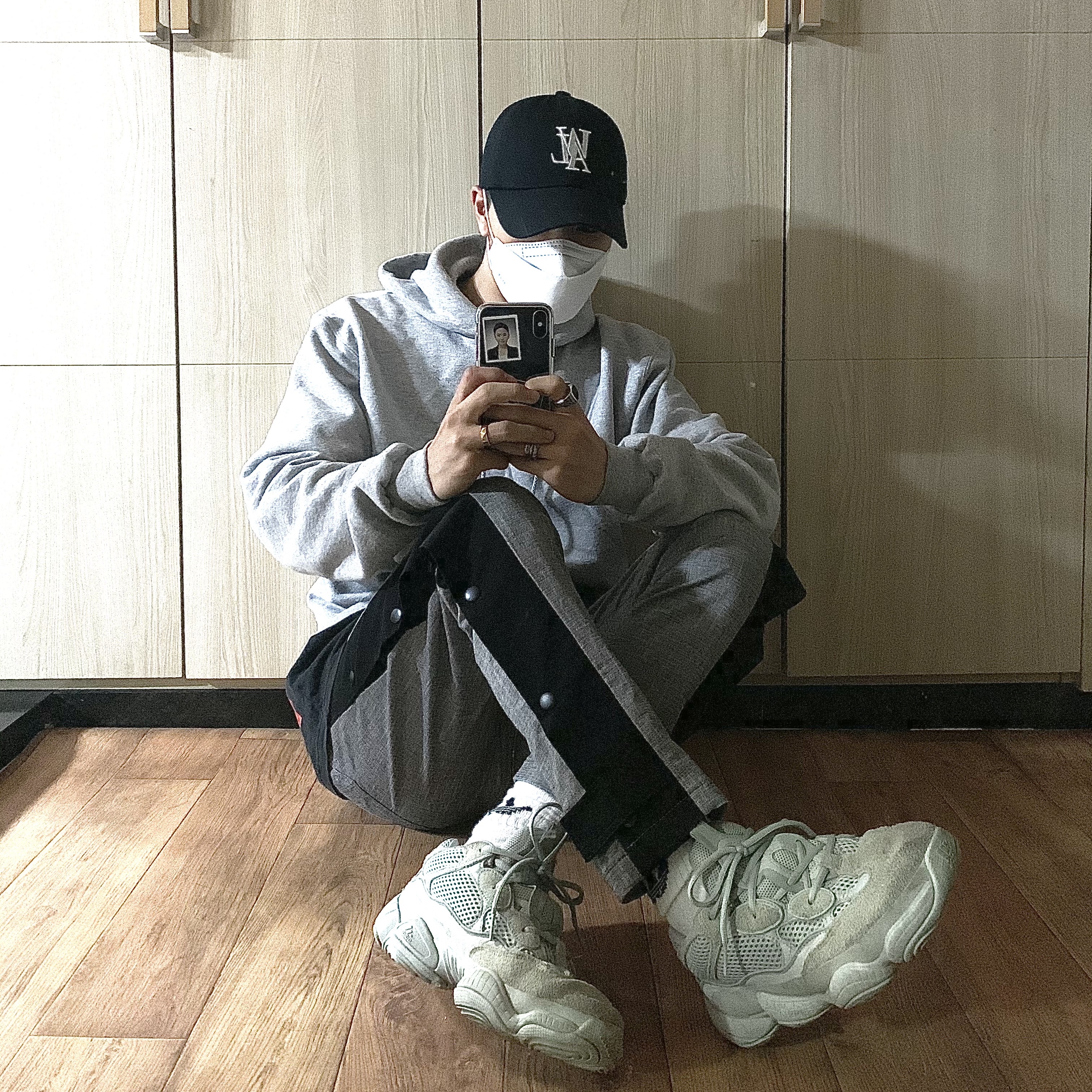 Adidas Yeezy 500 Salt 착용 스타일