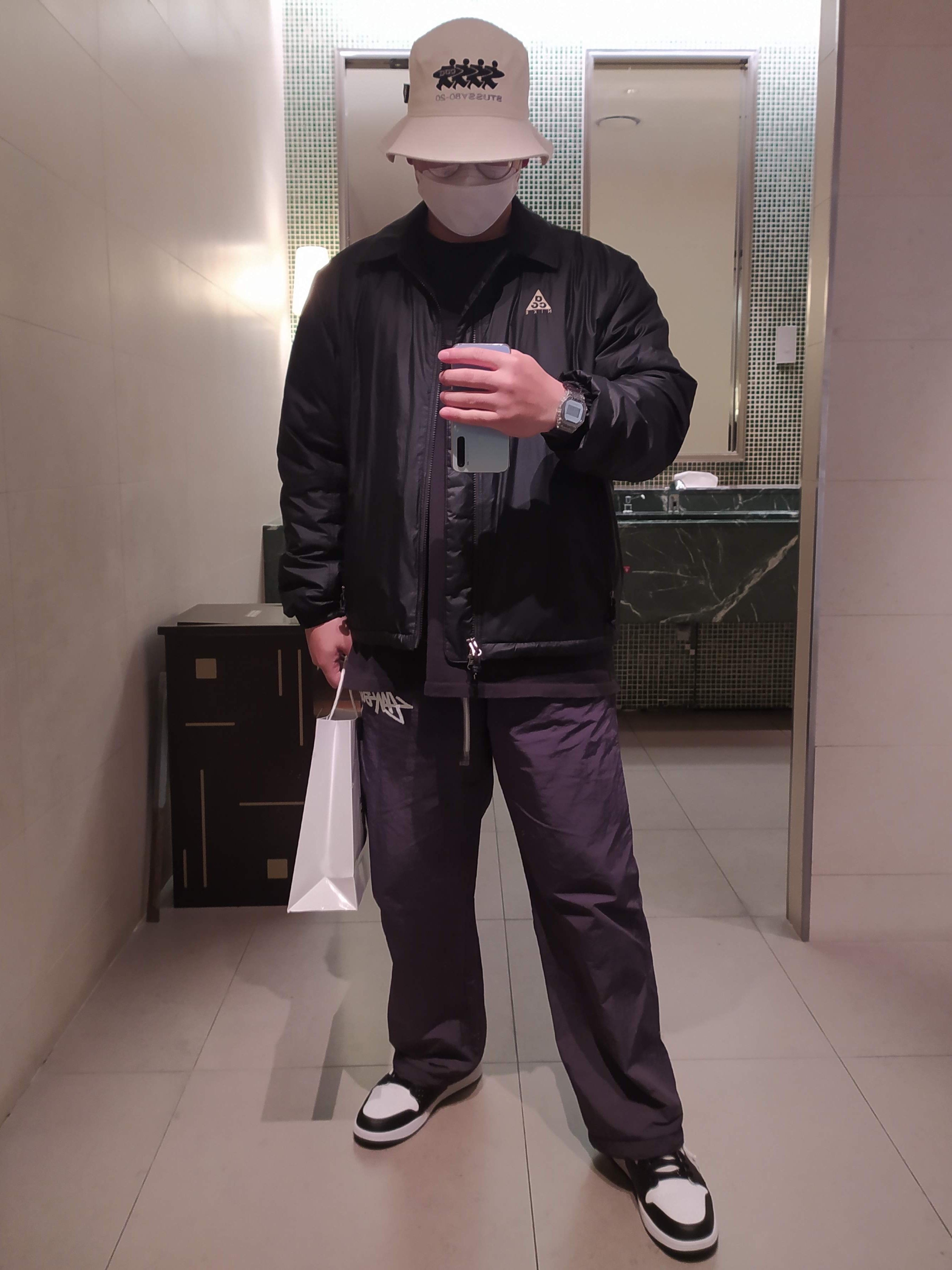Nike x Stussy Beach Pants Off Noir, Jordan 1 Mid White Shadow 착용 스타일