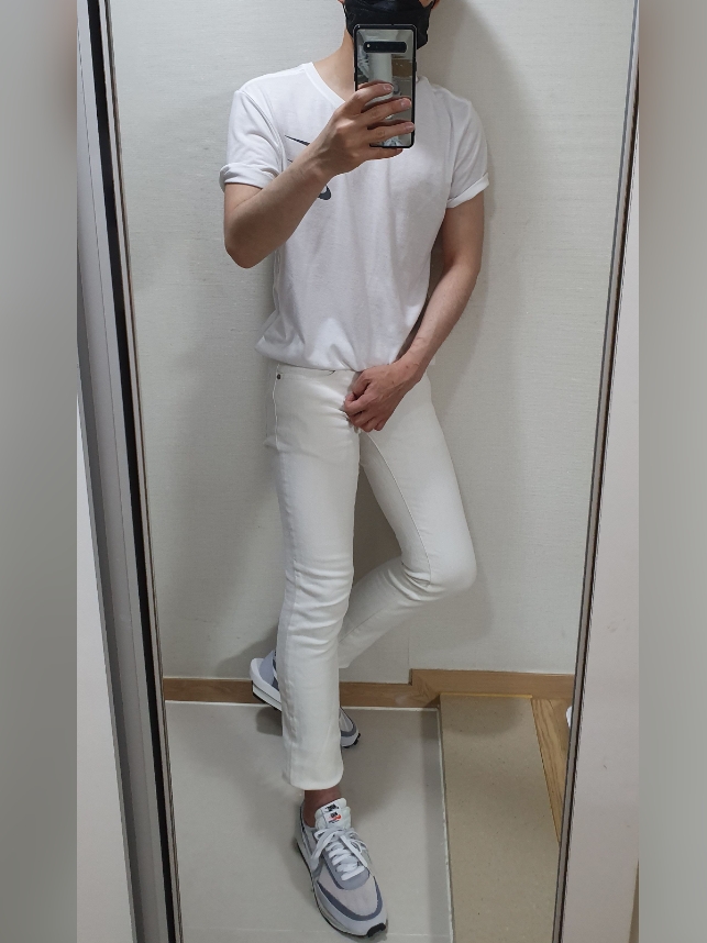 Nike x Sacai LDWaffle Summit White 착용 스타일