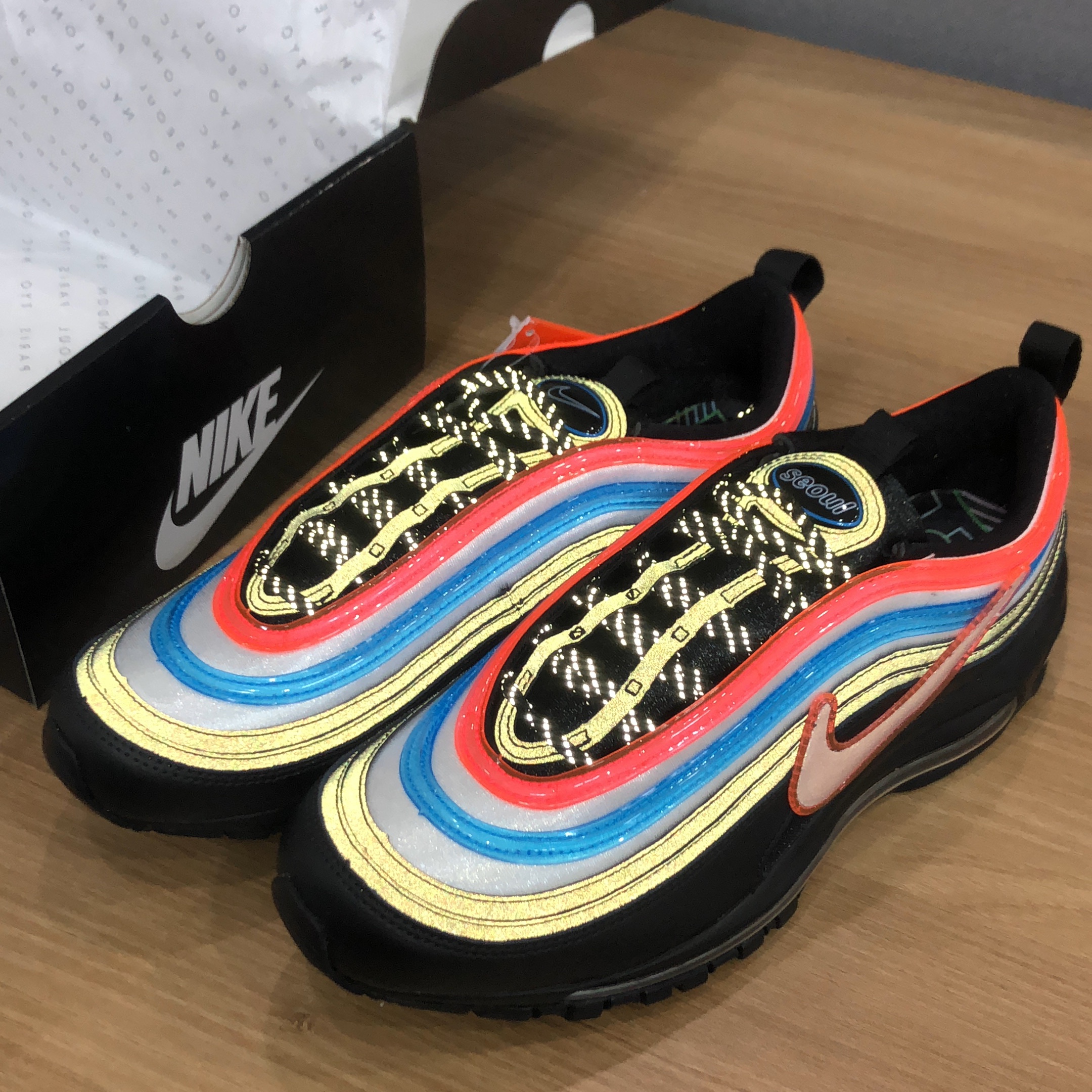 Nike Air Max 97 Neon Seoul 착용 스타일