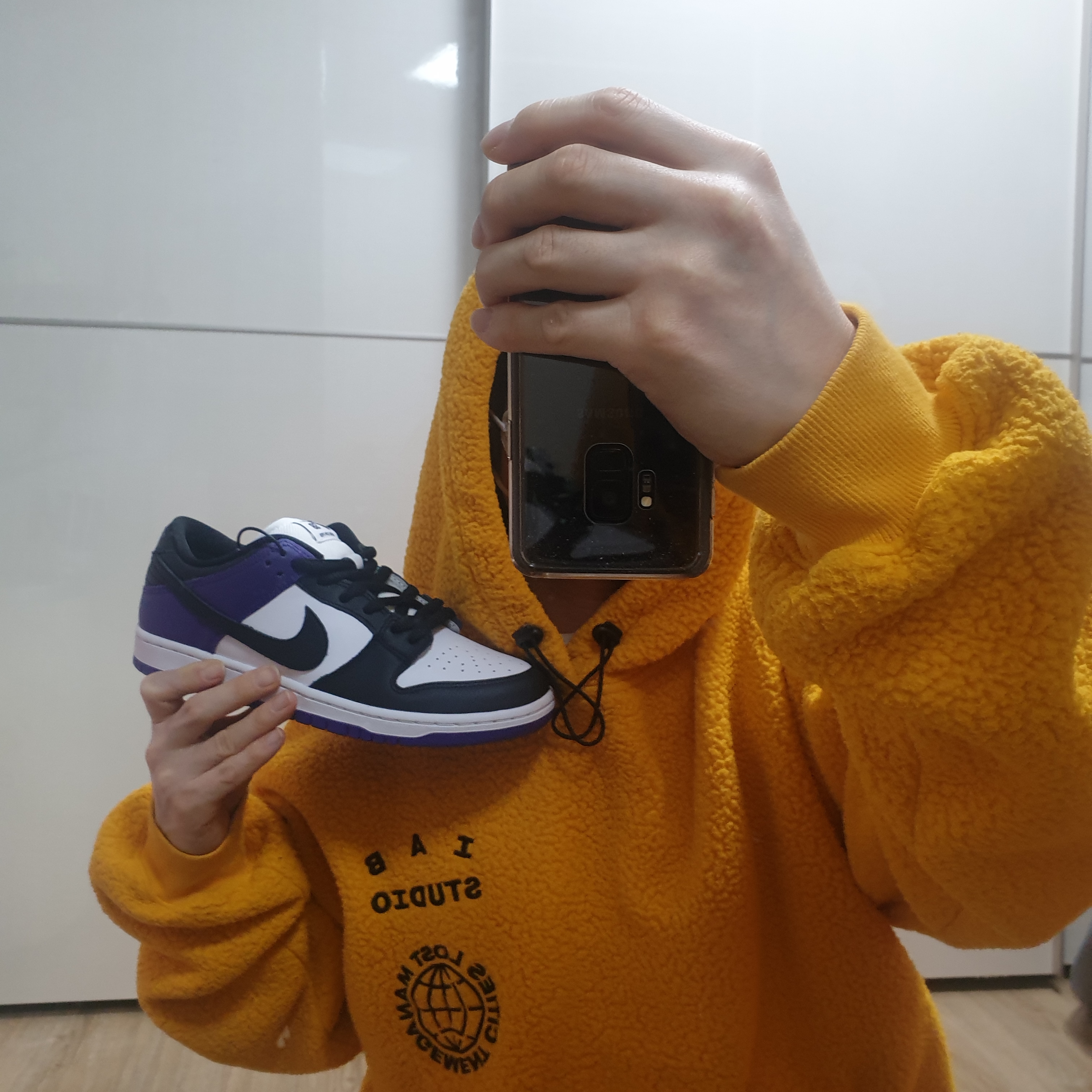 Nike SB Dunk Low Pro Court Purple, IAB Studio x LMC Boa Fleece Hoodie Yellow 착용 스타일