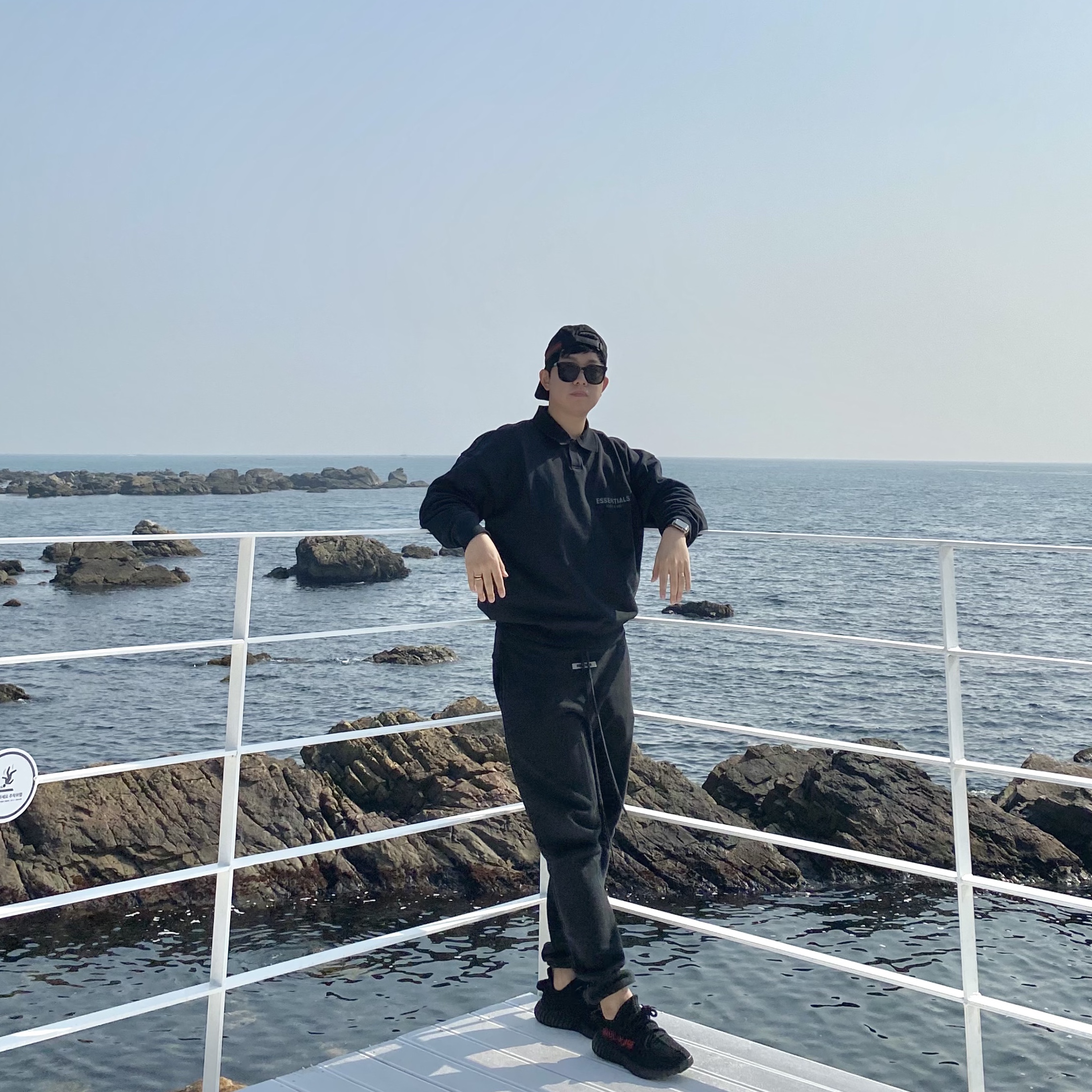 Essentials Long Sleeve Boxy Polo Black - 20FW, Essentials Sweatpants Dark Slate/Black 2020 착용 스타일 - 1