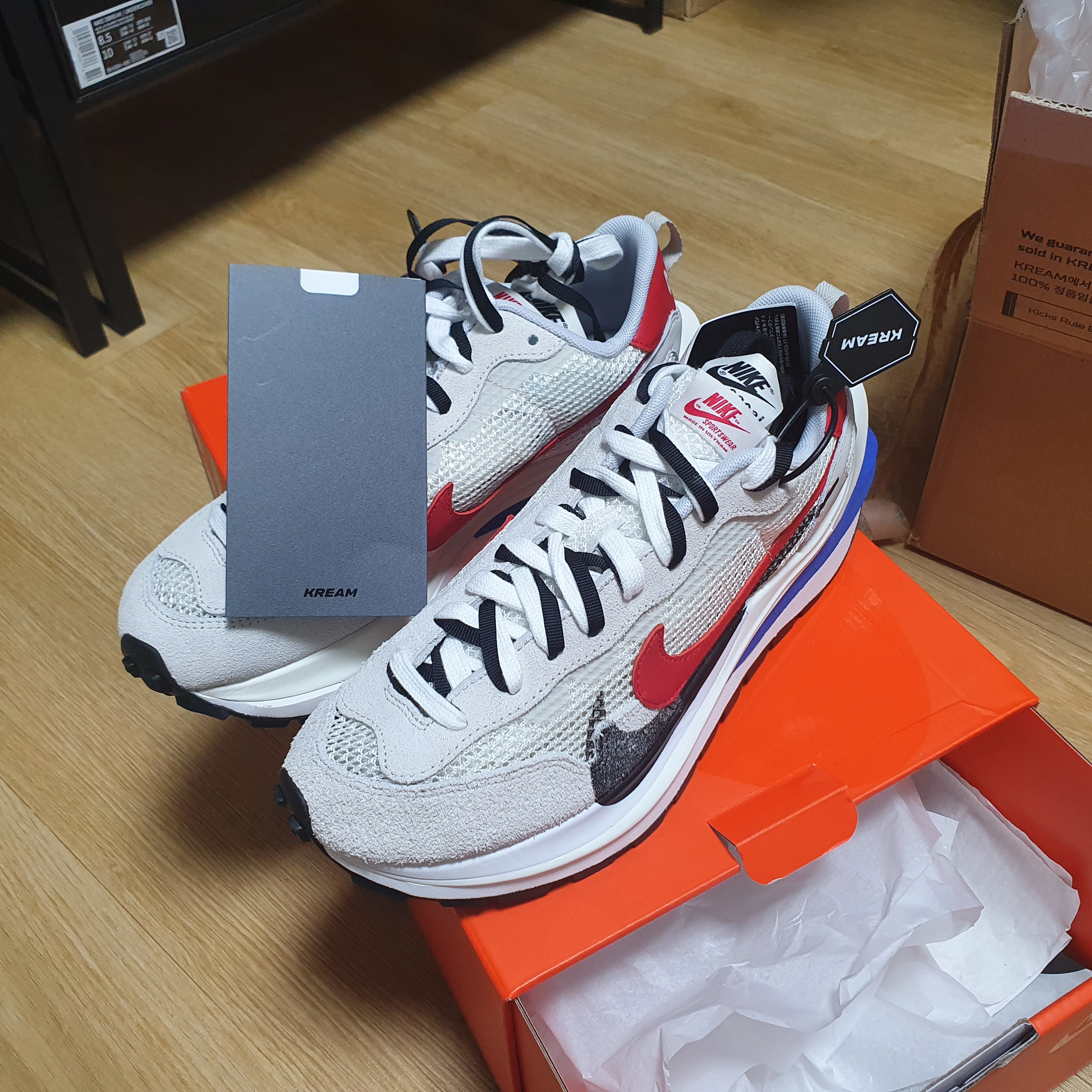 Nike x Sacai VaporWaffle Royal Fuchsia 착용 스타일