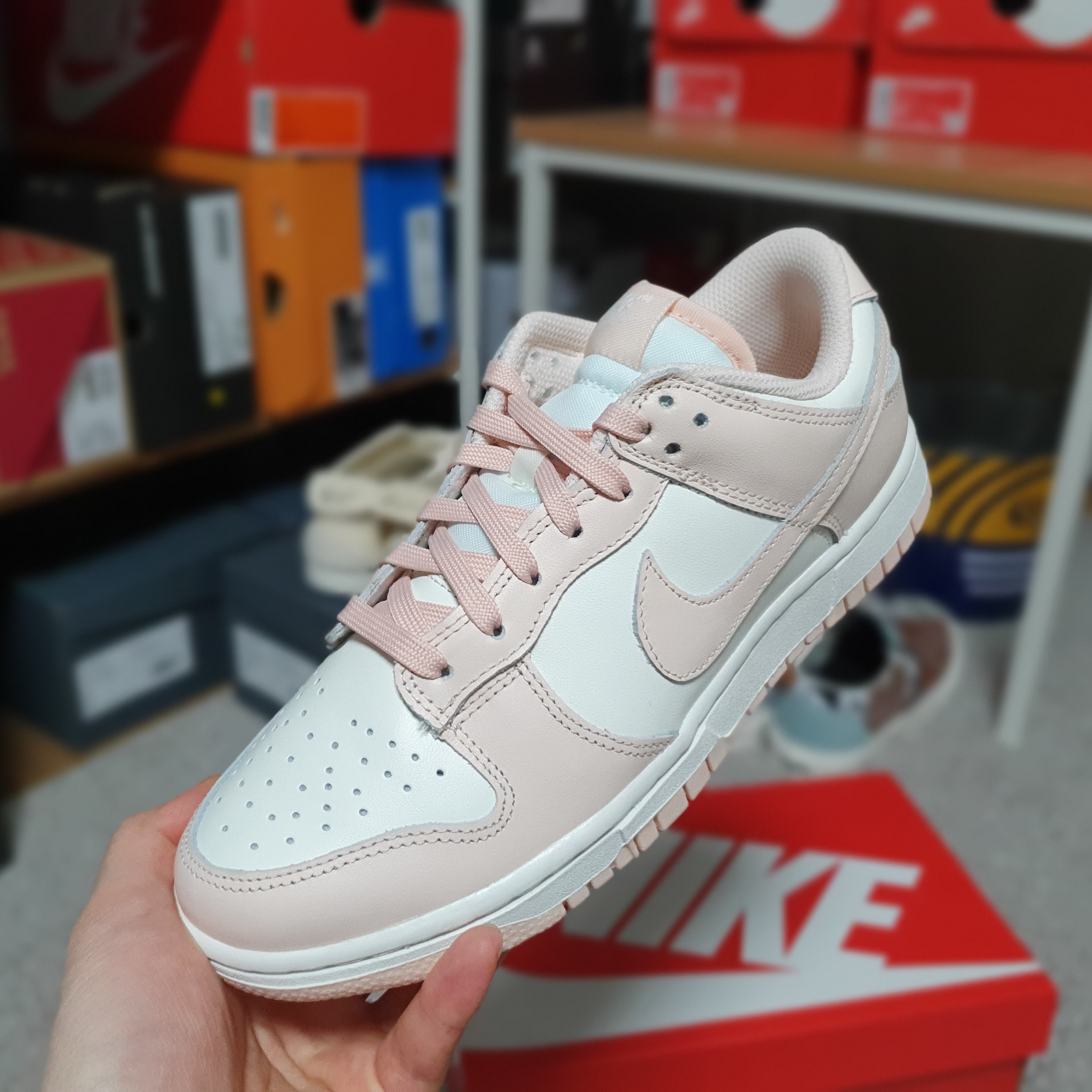 (W) Nike Dunk Low Orange Pearl 착용 스타일 - 1