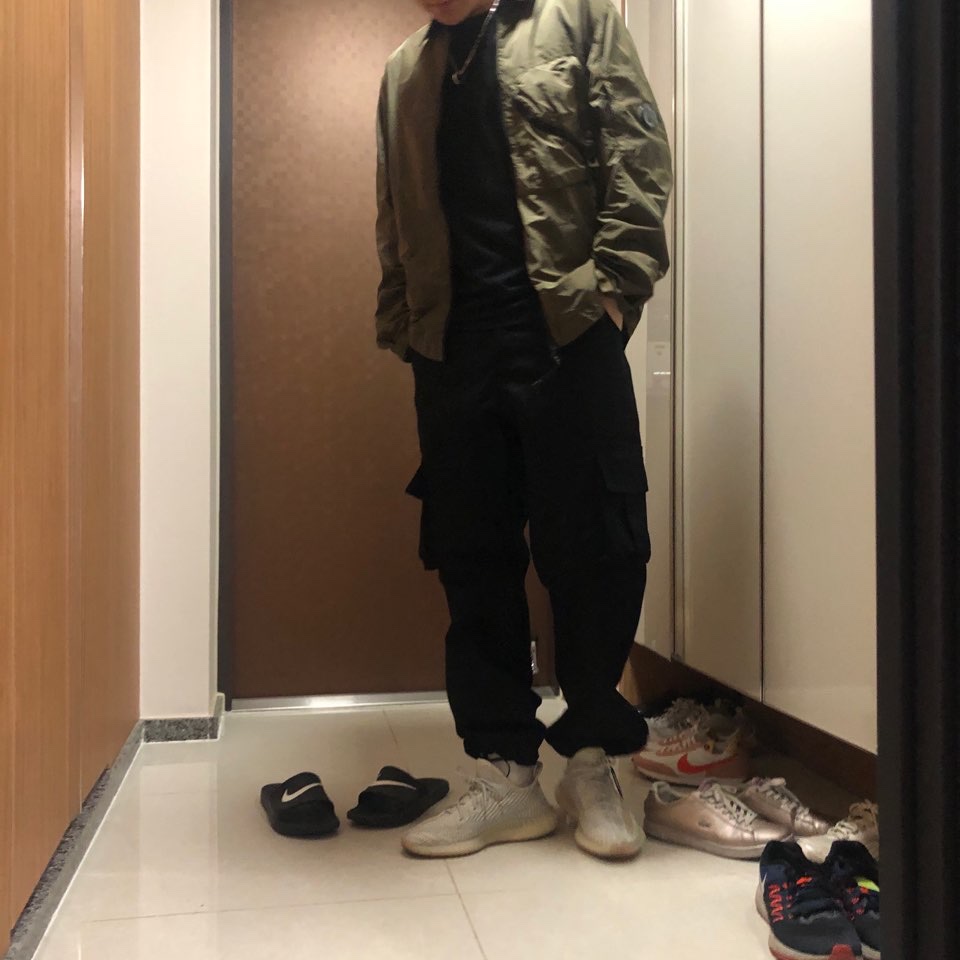 Adidas Yeezy Boost 350 V2 Lundmark - Non Reflective 착용 스타일