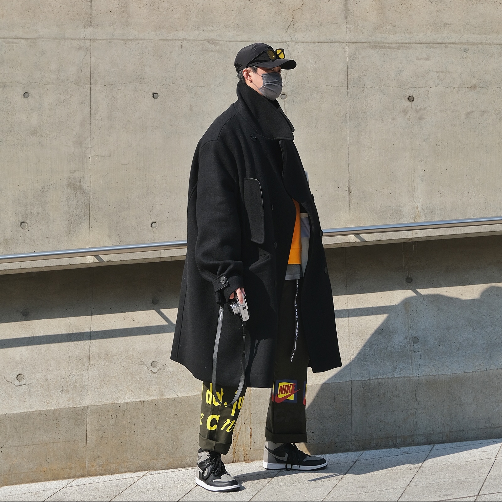 Jordan 1 Retro High OG Shadow 2018, Nike x Cactus Plant Flea Market Track Pants Olive 착용 스타일