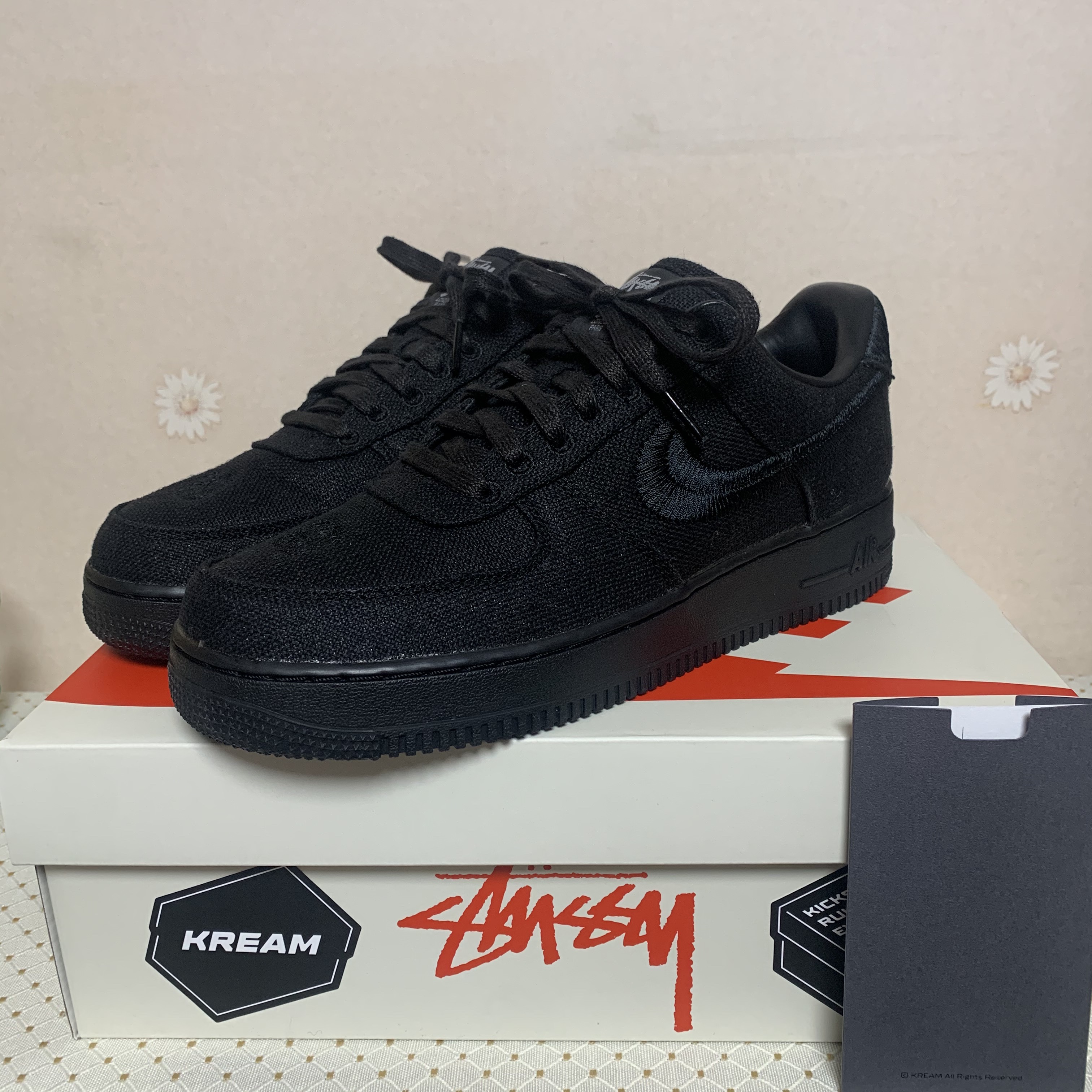 Nike x Stussy Air Force 1 Low Triple Black 착용 스타일