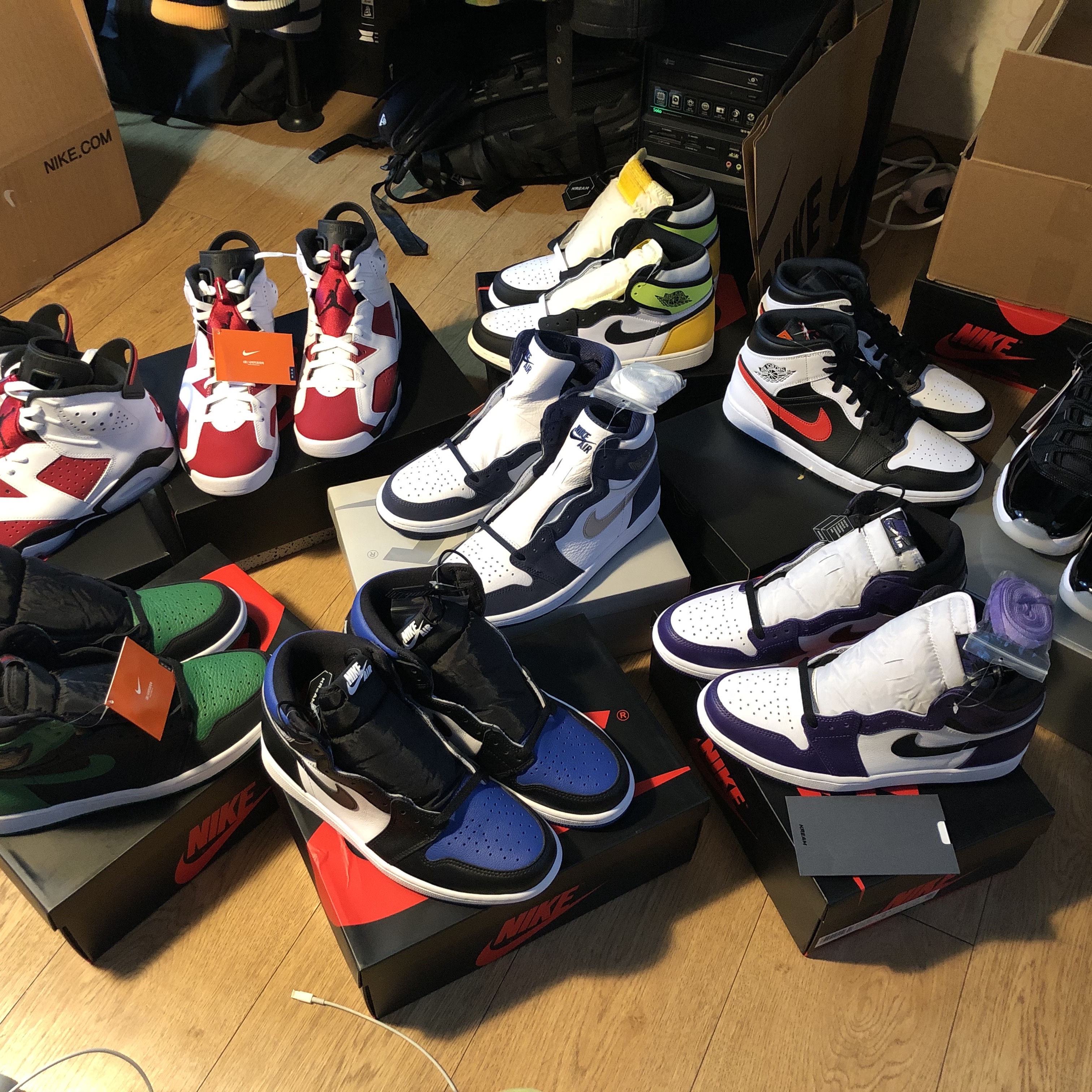 Jordan 1 Retro High OG CO.JP Midnight Navy, Jordan 1 Retro High OG Volt Gold 착용 스타일