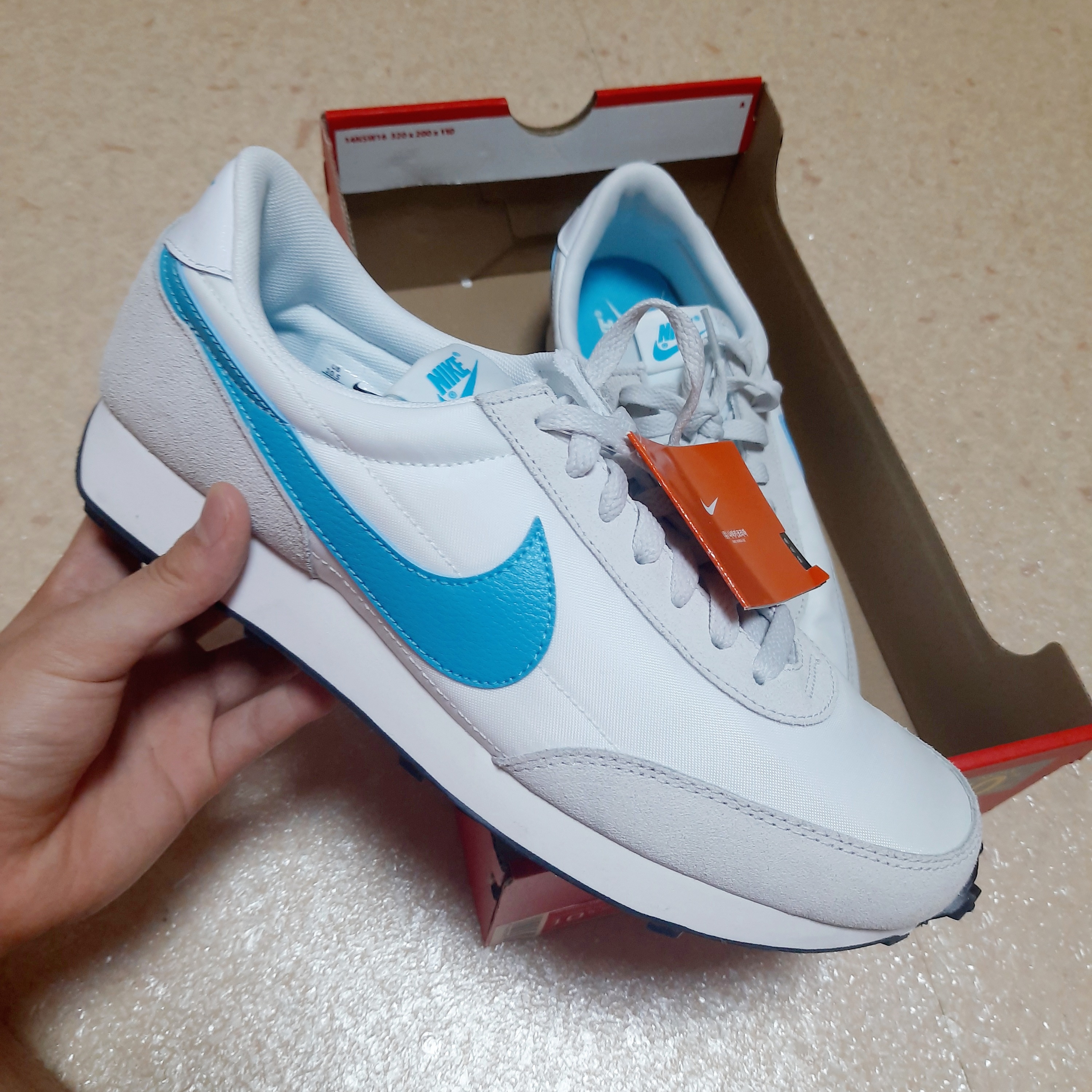 (W) Nike Daybreak Vast Grey 착용 스타일 - 1