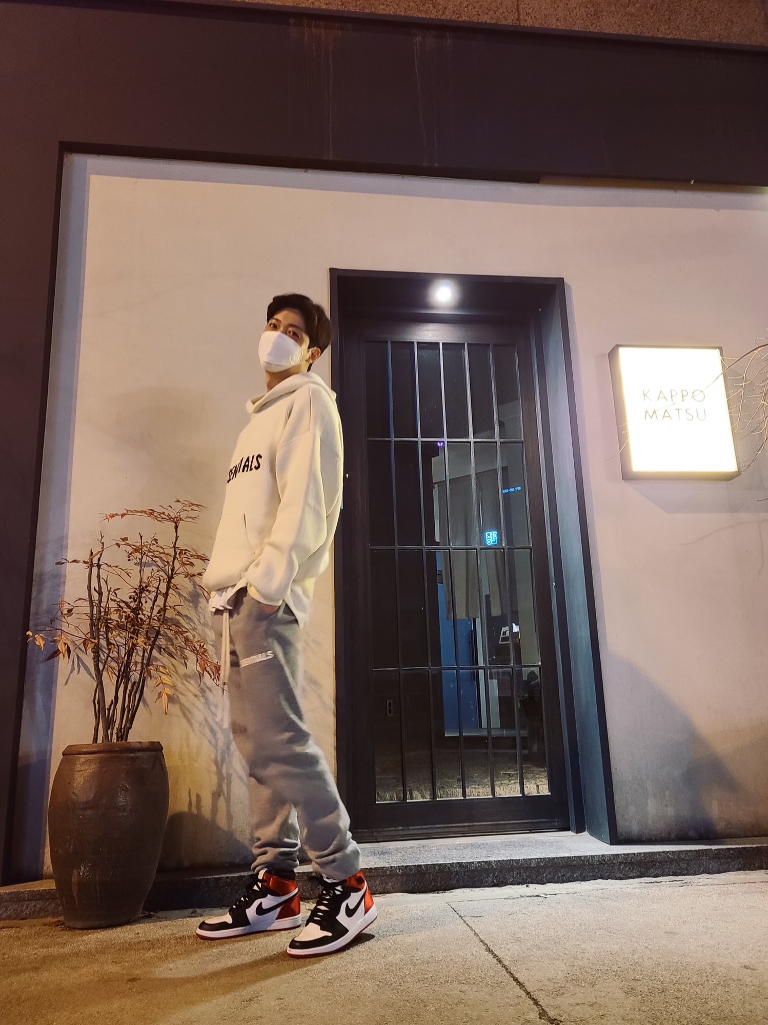 Essentials Knit Hoodie Cream - 20FW, (W) Jordan 1 Retro High Satin Black Toe 착용 스타일 - 1