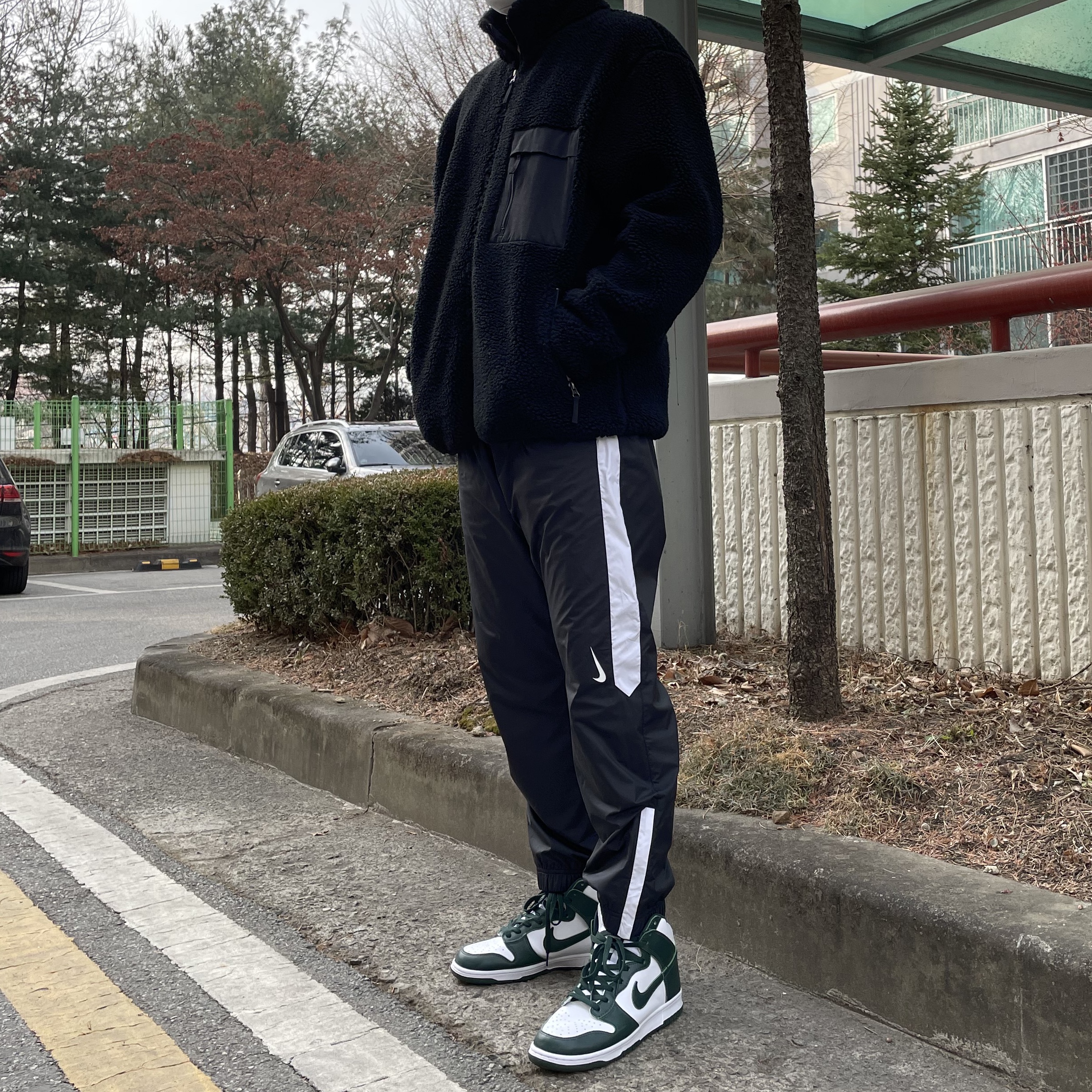 Nike Dunk High SP Spartan Green 착용 스타일