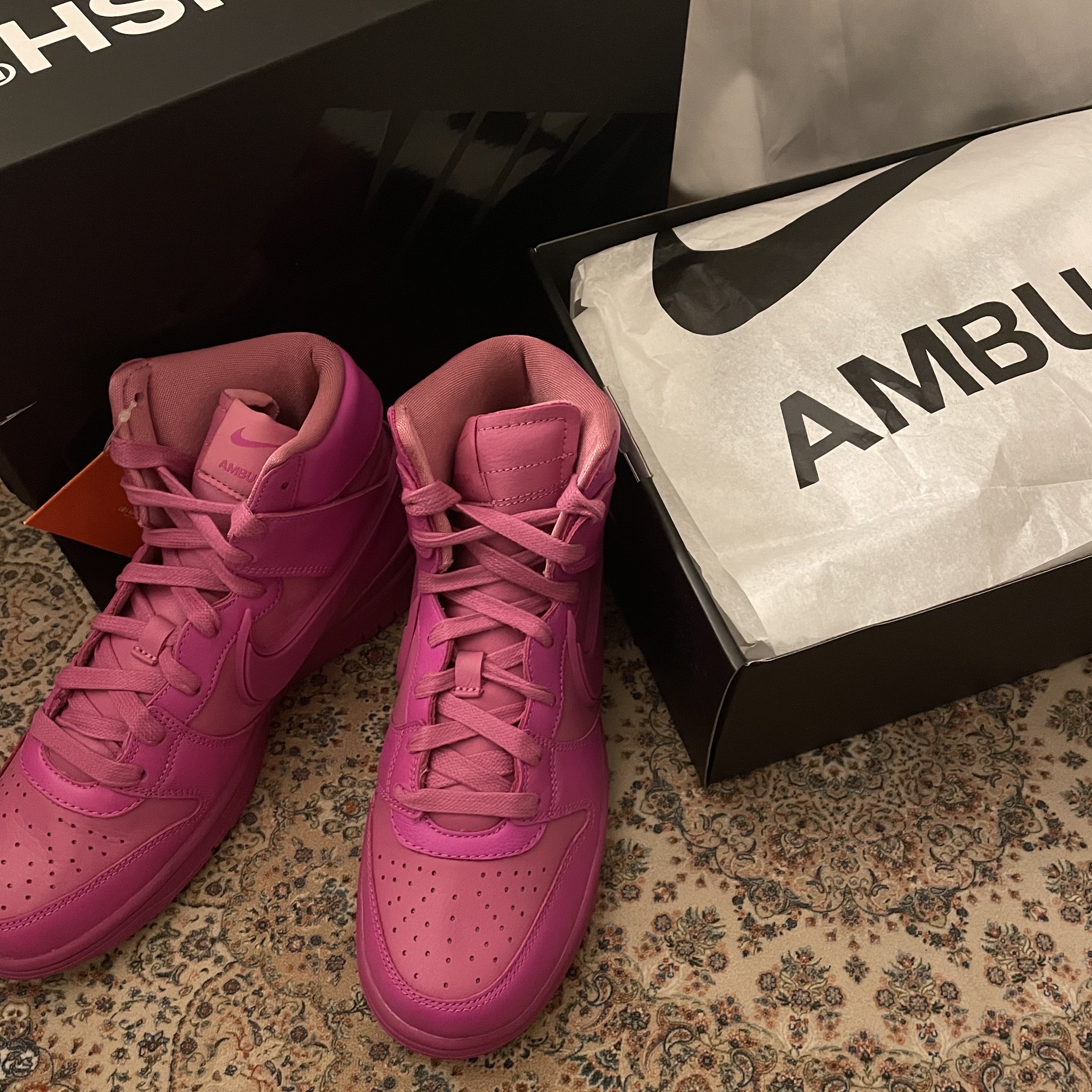 Nike x Ambush Dunk High Cosmic Fuchsia 착용 스타일