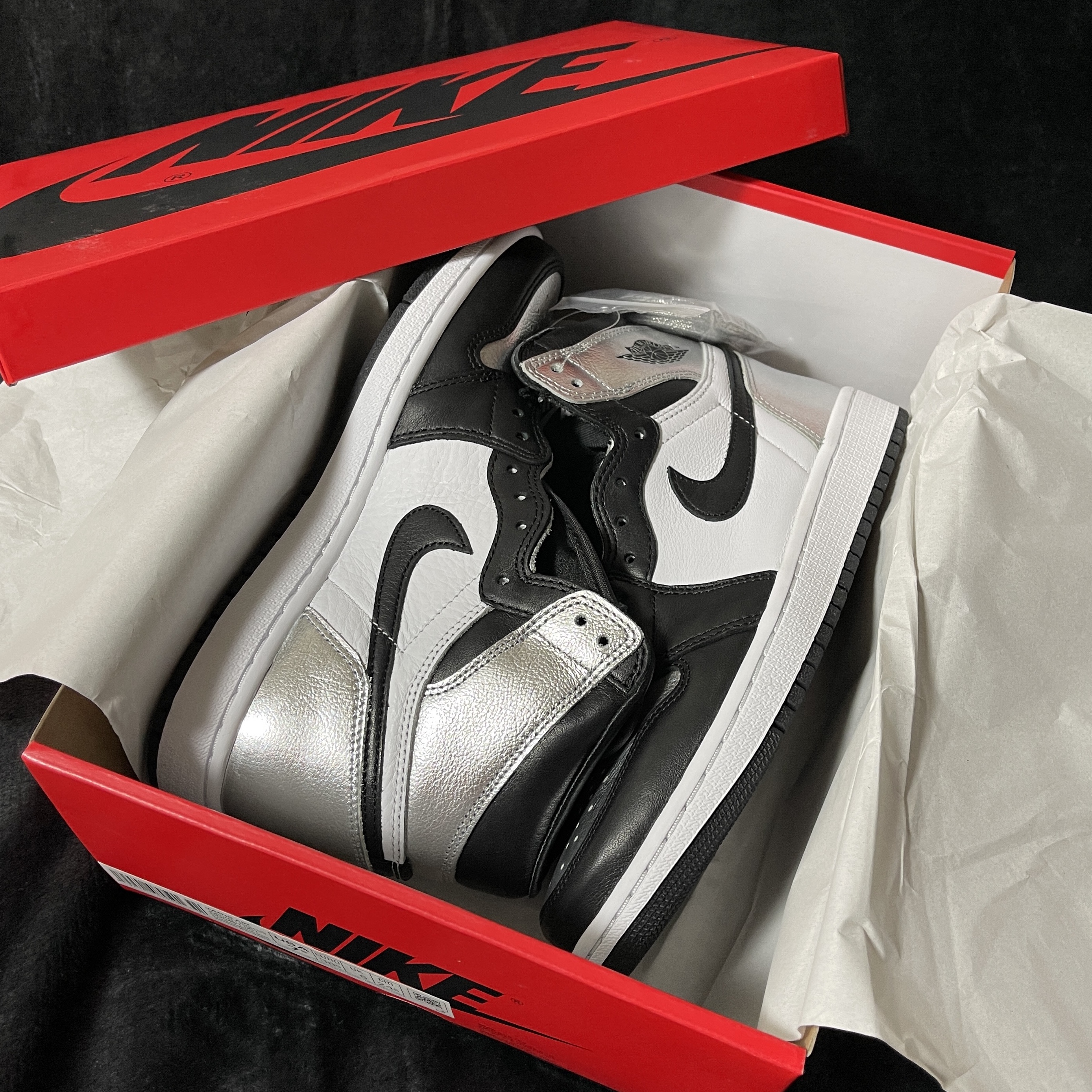 (W) Jordan 1 Retro High OG Silver Toe 착용 스타일