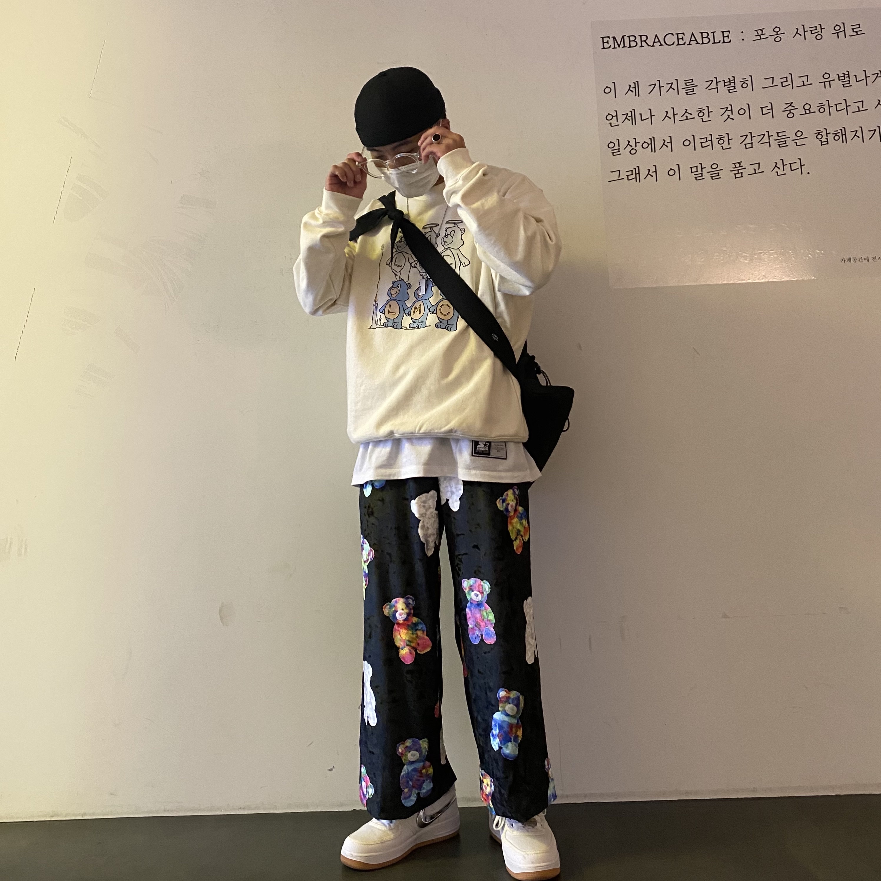 Nike x Travis Scott Air Force 1 Low White 착용 스타일