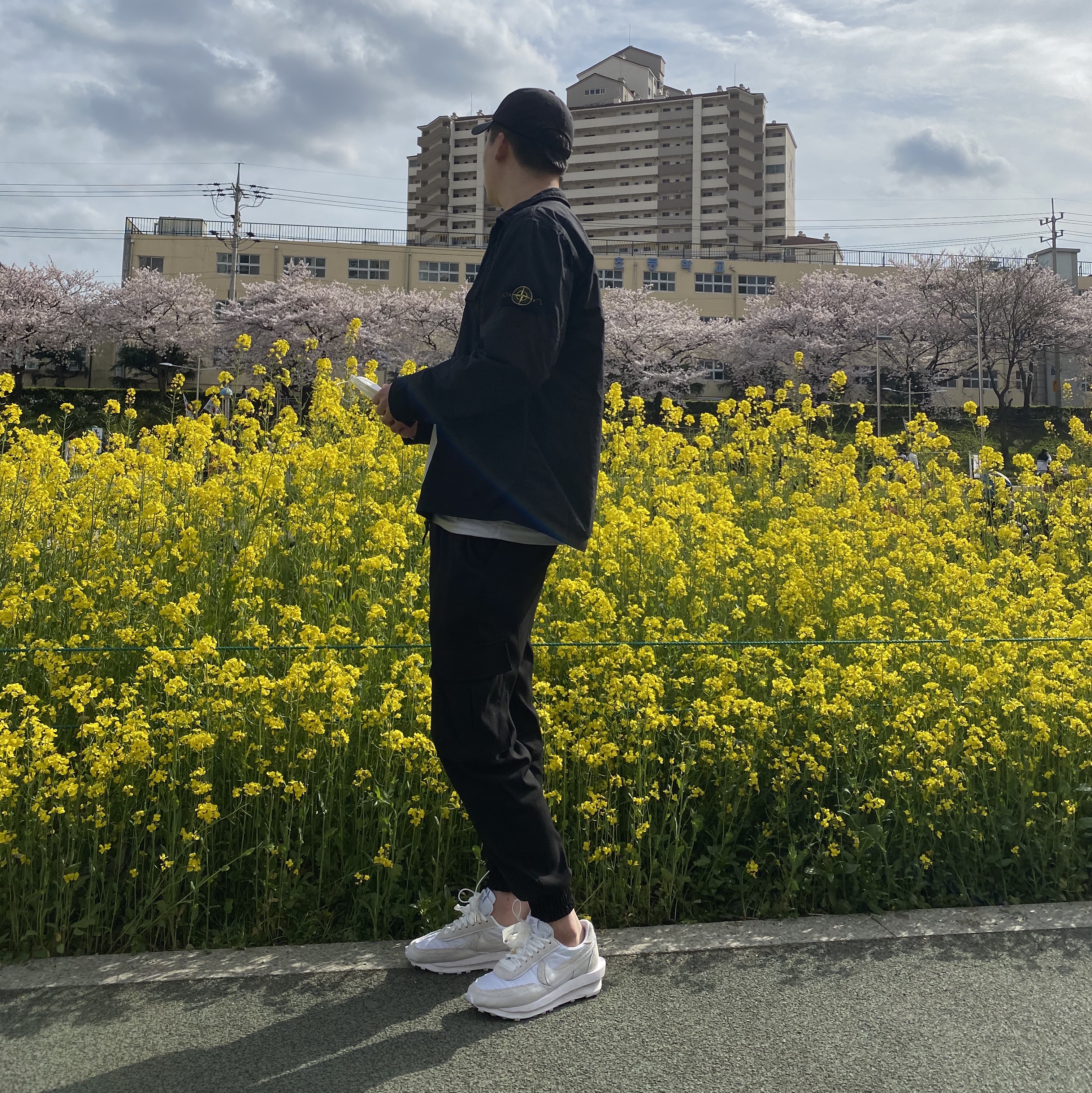 Nike x Sacai LDWaffle White Nylon 착용 스타일