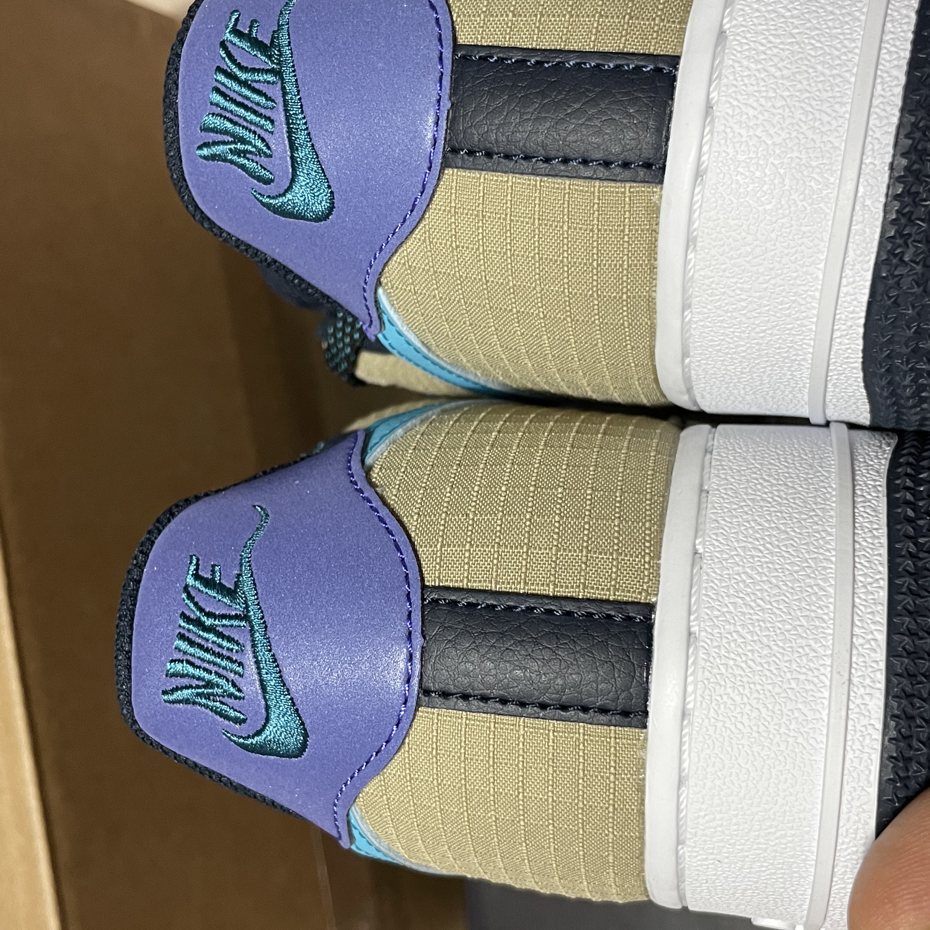 Nike Air Force 1 '07 LV8 2 Khaki 착용 스타일 - 2