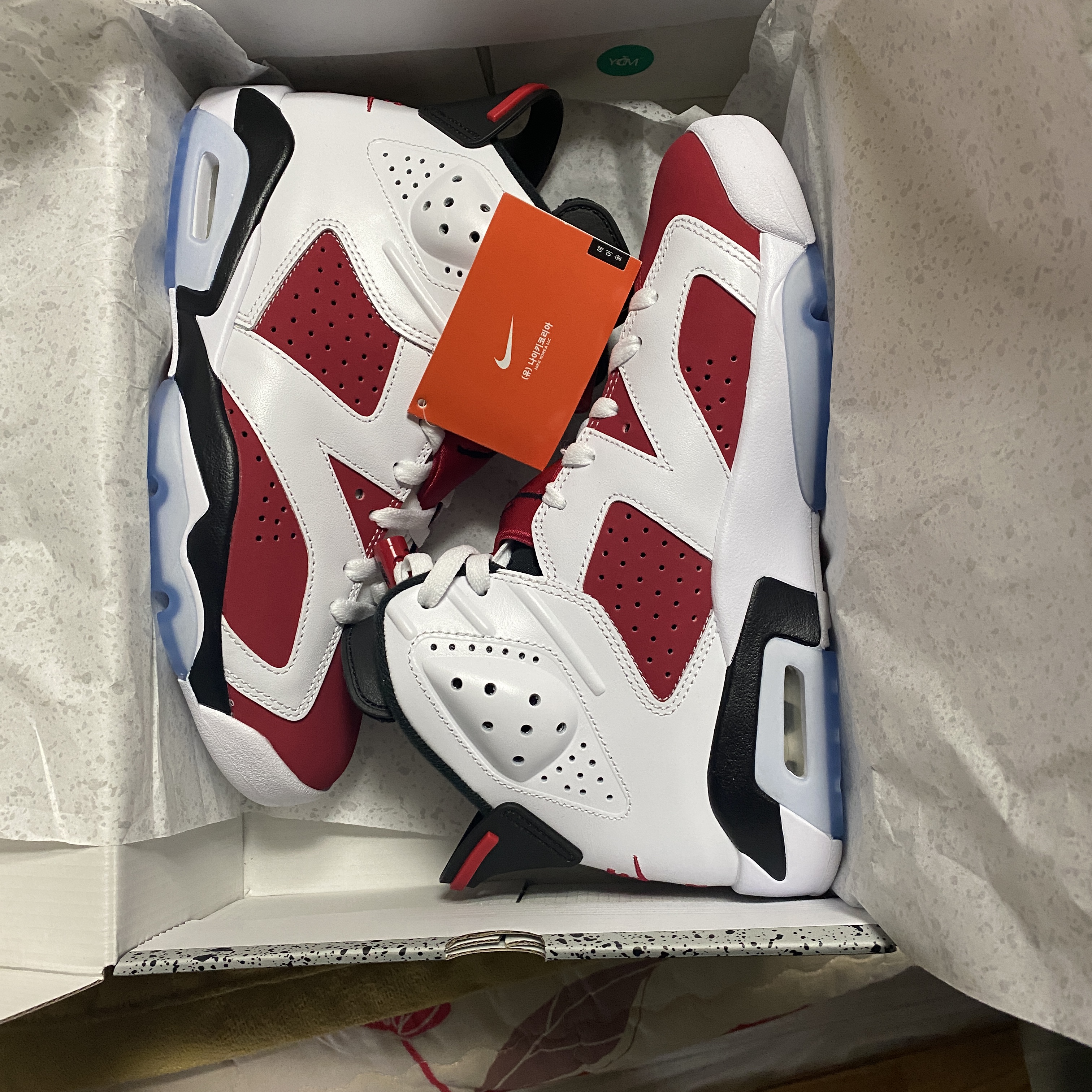Jordan 6 Retro Carmine 2021 착용 스타일 - 3