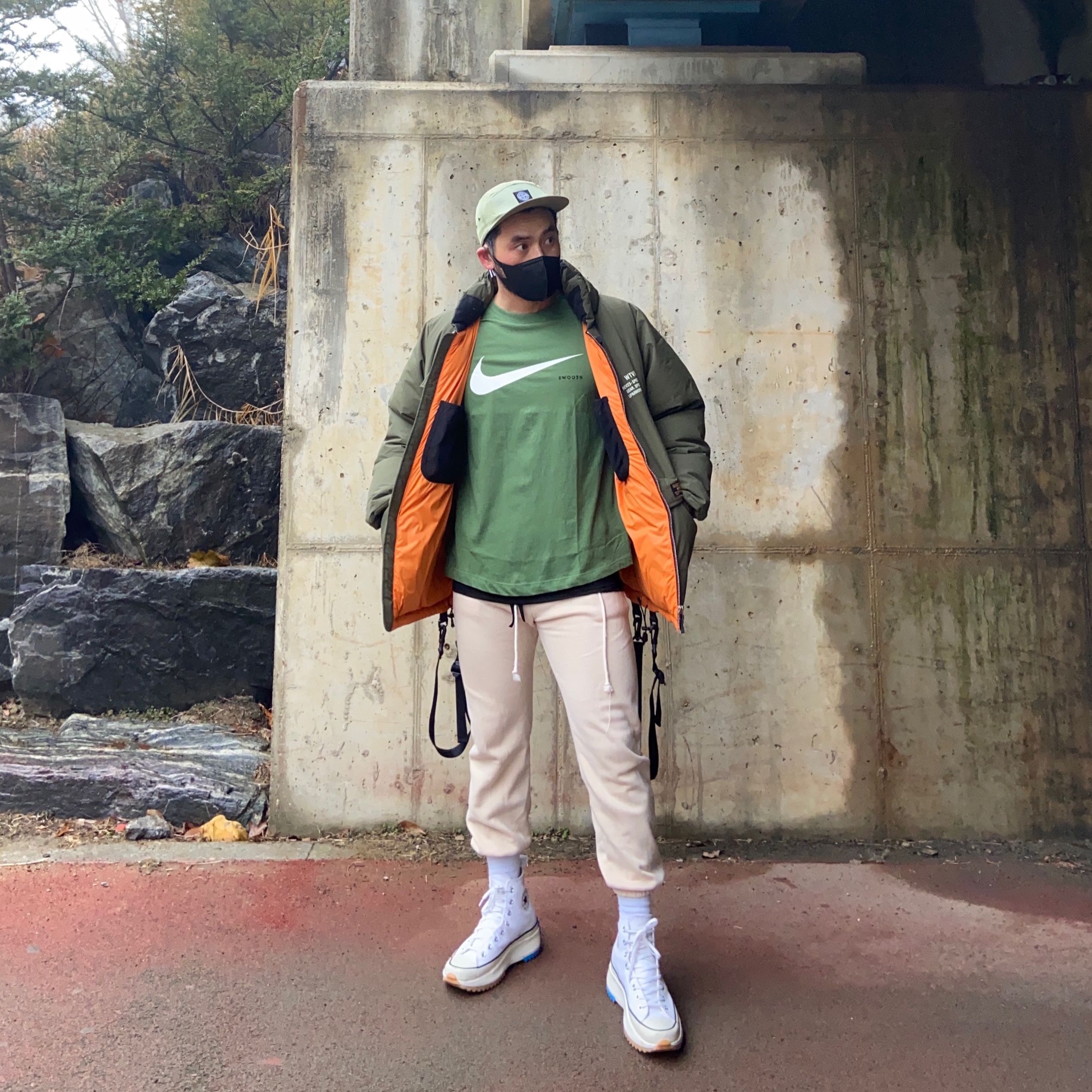 Converse x JW Anderson Run Star Hike Hi White 착용 스타일 - 3