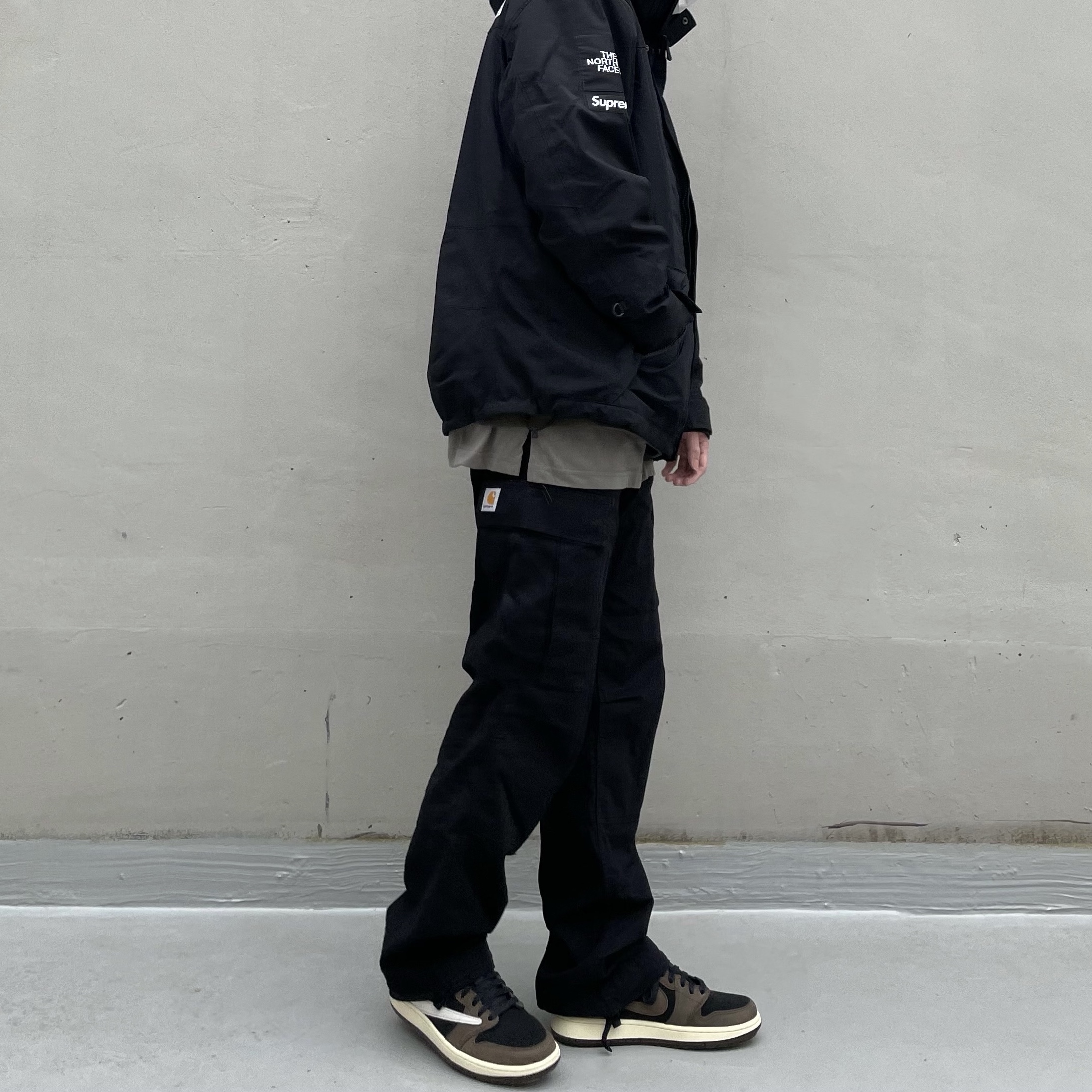 Jordan 1 x Travis Scott Retro Low OG SP Mocha, Supreme x The North Face RTG Jacket + Vest Black - 20SS 착용 스타일 - 4