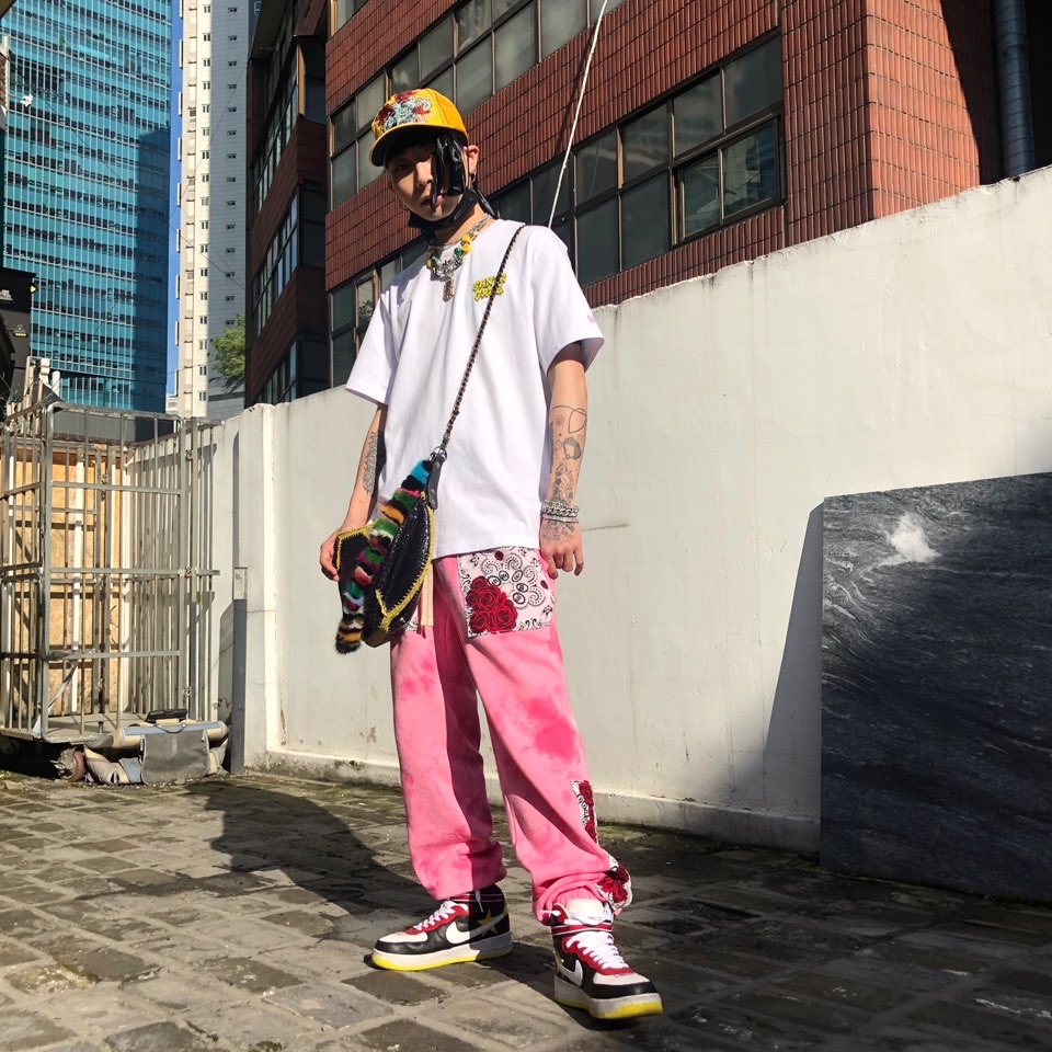 Nike x Riccardo Tisci Air Force 1 High Black Yellow, Nike M NRG Sweatpants Black 착용 스타일 - 1
