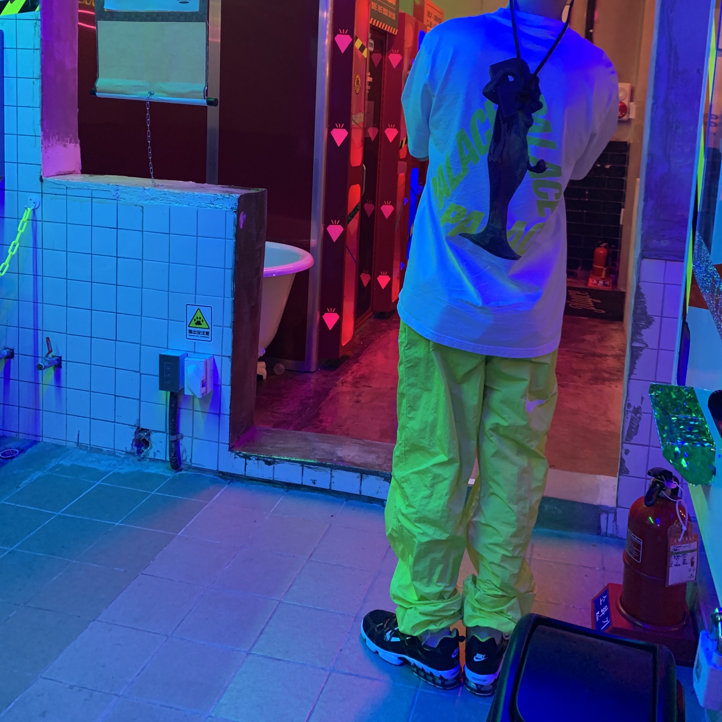 Nike x Stussy Air Zoom Spiridon Kukini Black, Nike x Stussy Beach Pants Bright Cactus 착용 스타일