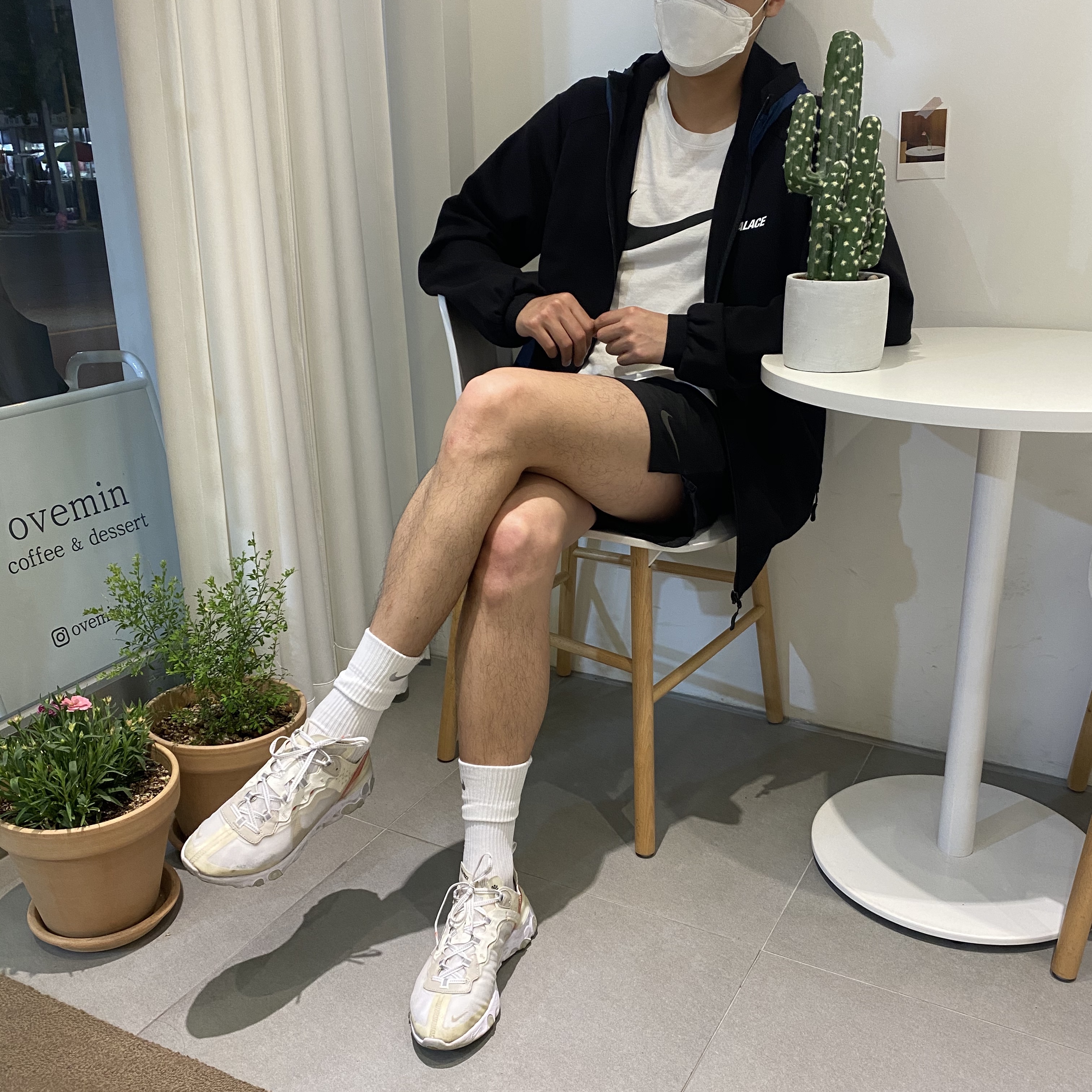 Nike React Element 87 Sail Light Bone 착용 스타일